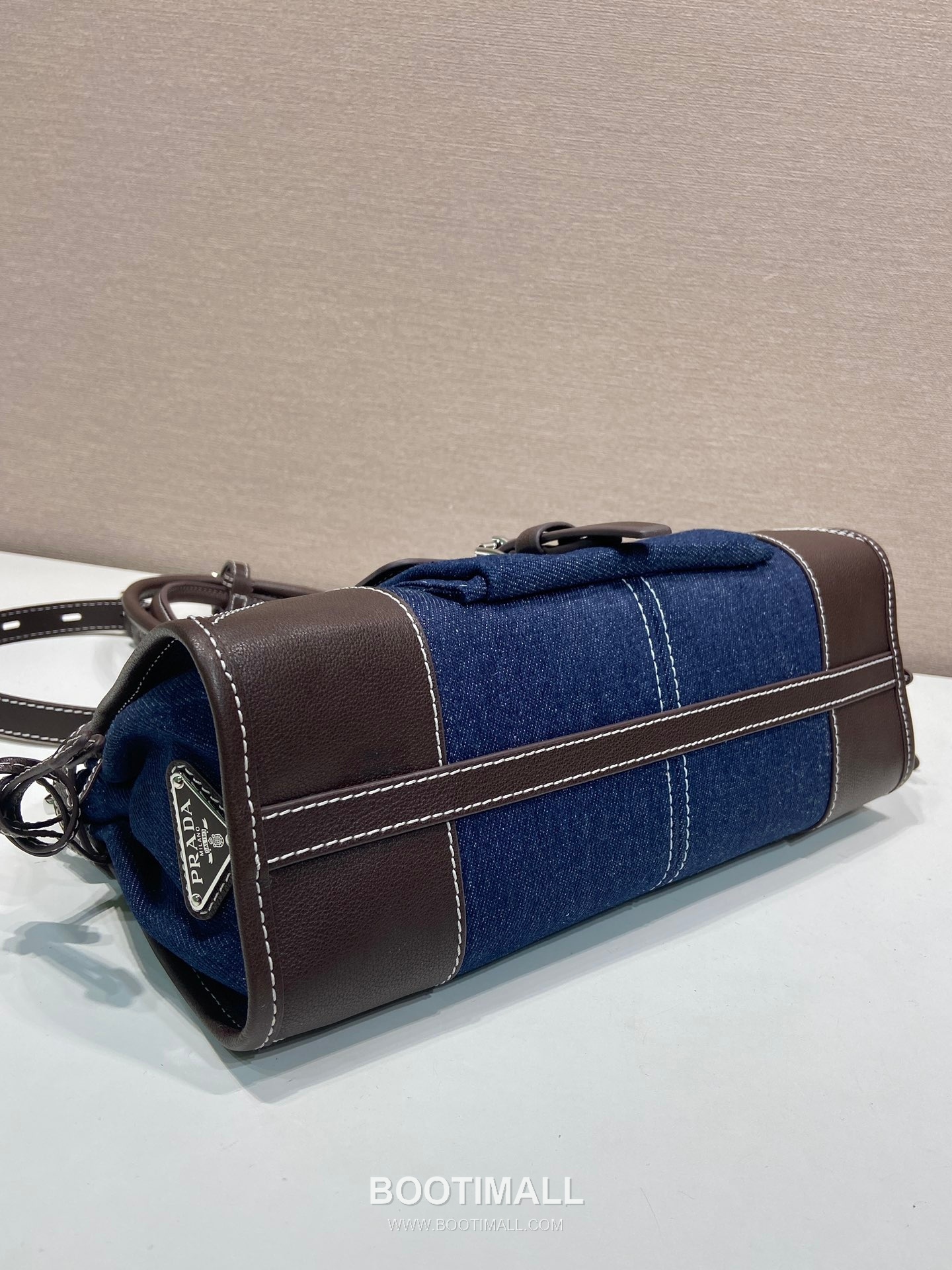 Prada Bonnie Denim Tote Bag with Calfskin Trim and Contrast Stitch Detail 프라다 보니 데님 카프스킨 트림 콘트라스트 스티치 토트백 1BA426 32cm 6