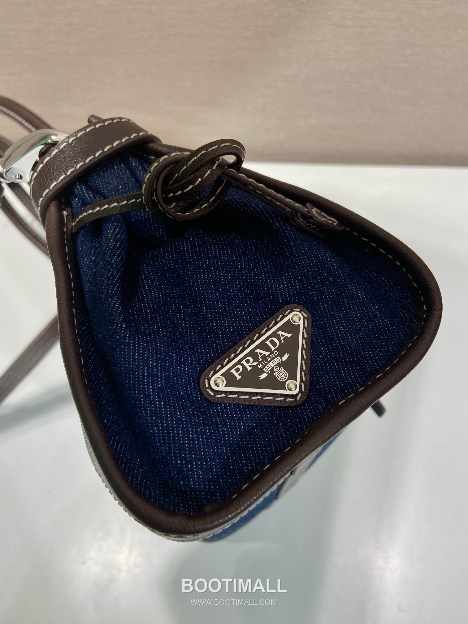 Prada Bonnie Denim Tote Bag with Calfskin Trim and Contrast Stitch Detail 프라다 보니 데님 카프스킨 트림 콘트라스트 스티치 토트백 1BA426 32cm 7