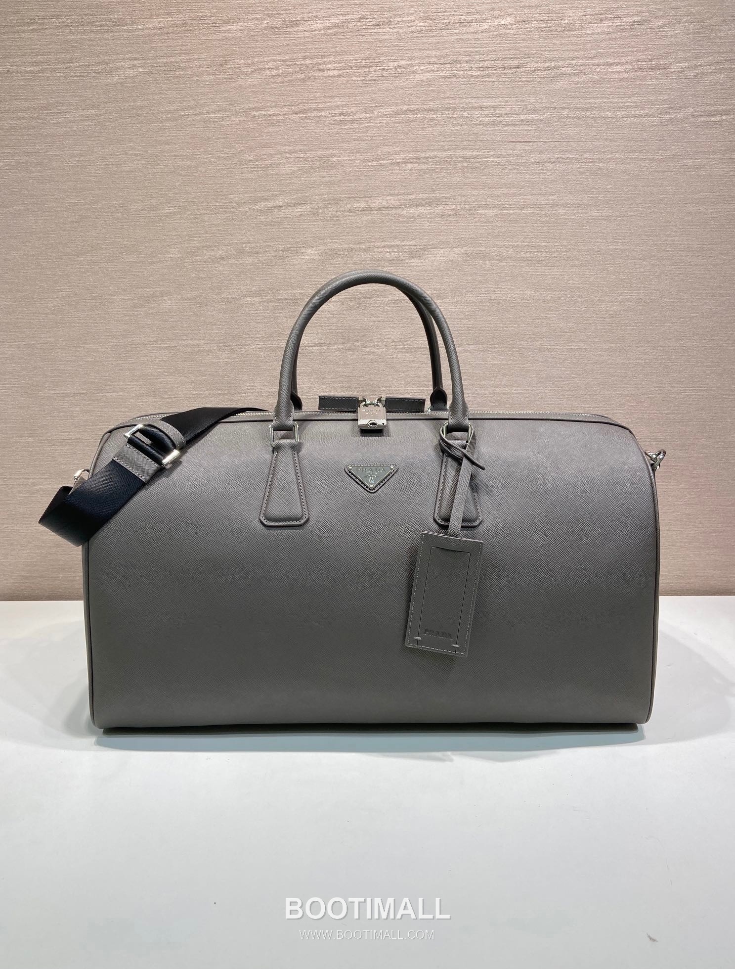 Prada Saffiano Leather Travel Duffle Bag with Wrap Zip and Metal Lock Detail 프라다 사피아노 레더 랩지퍼 메탈락 더플백 2VC018 50cm 1