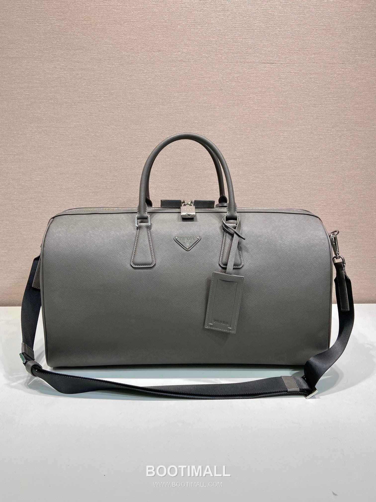 Prada Saffiano Leather Travel Duffle Bag with Wrap Zip and Metal Lock Detail 프라다 사피아노 레더 랩지퍼 메탈락 더플백 2VC018 50cm 2