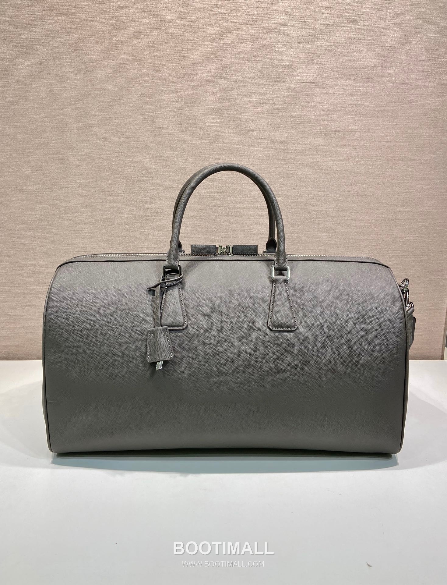 Prada Saffiano Leather Travel Duffle Bag with Wrap Zip and Metal Lock Detail 프라다 사피아노 레더 랩지퍼 메탈락 더플백 2VC018 50cm 4