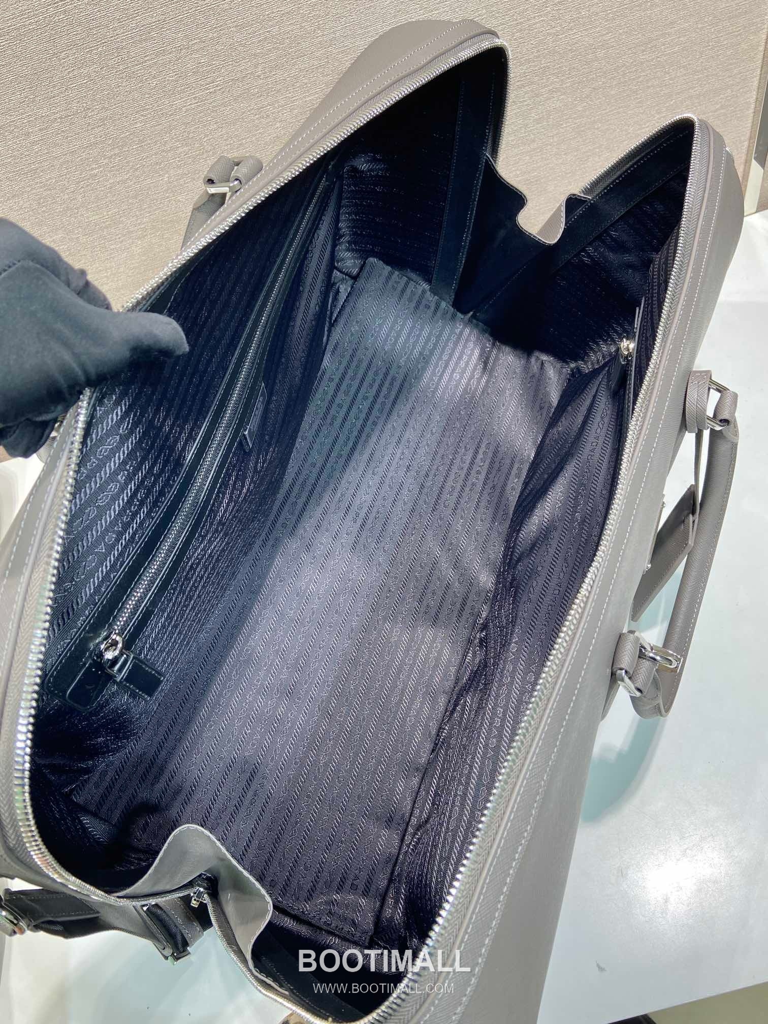 Prada Saffiano Leather Travel Duffle Bag with Wrap Zip and Metal Lock Detail 프라다 사피아노 레더 랩지퍼 메탈락 더플백 2VC018 50cm 8