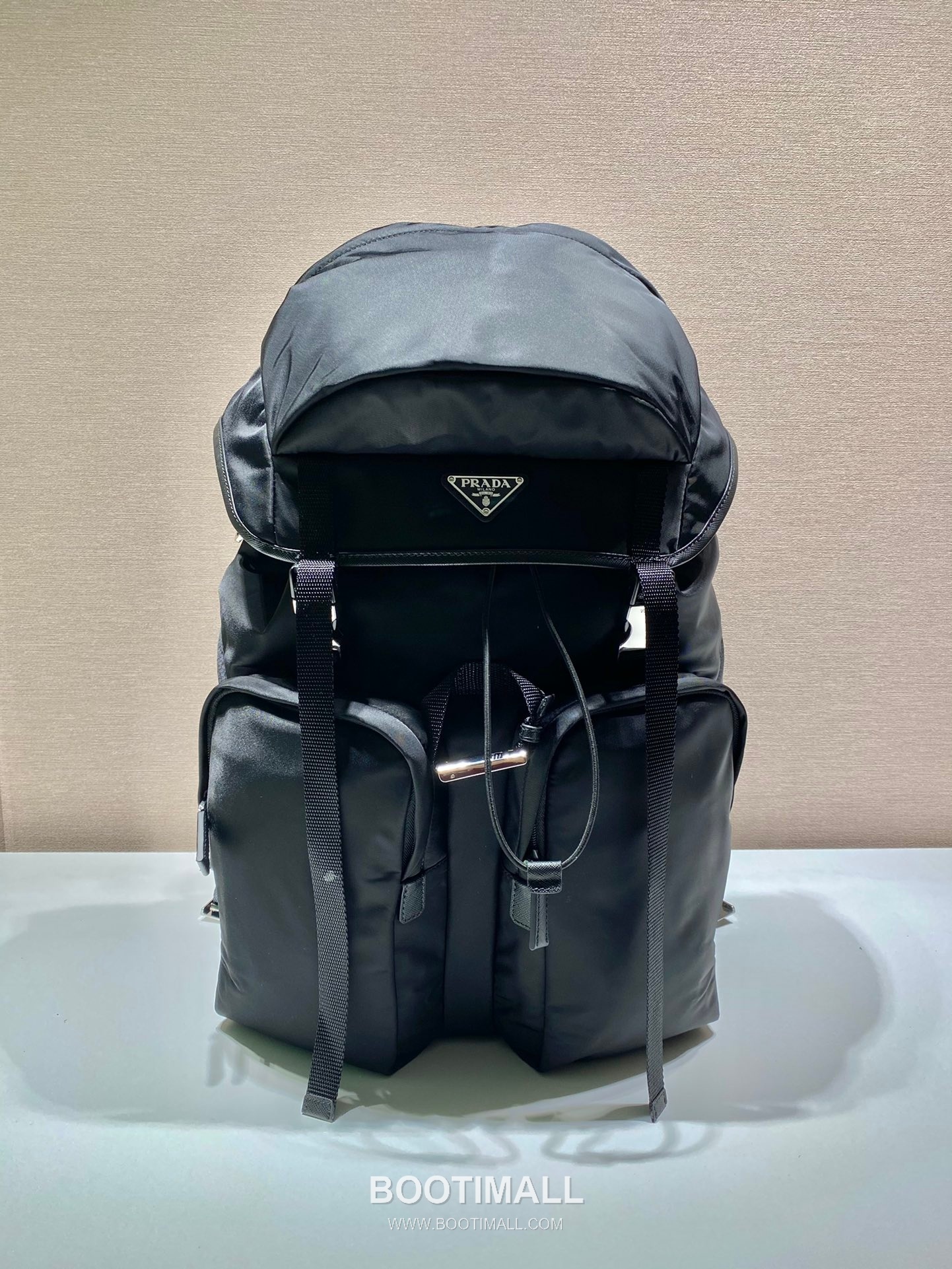 Prada Nylon Backpack with Flap Buckle and Multi Pocket Detail 프라다 나일론 플랩 버클 멀티포켓 백팩 2VZ019 32cm 2