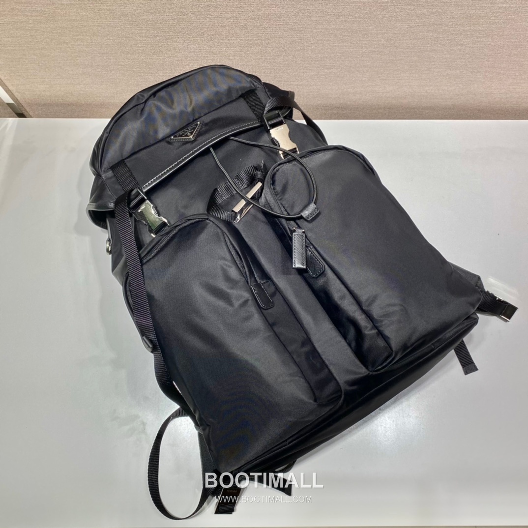 Prada Nylon Backpack with Flap Buckle and Multi Pocket Detail 프라다 나일론 플랩 버클 멀티포켓 백팩 2VZ019 32cm 3