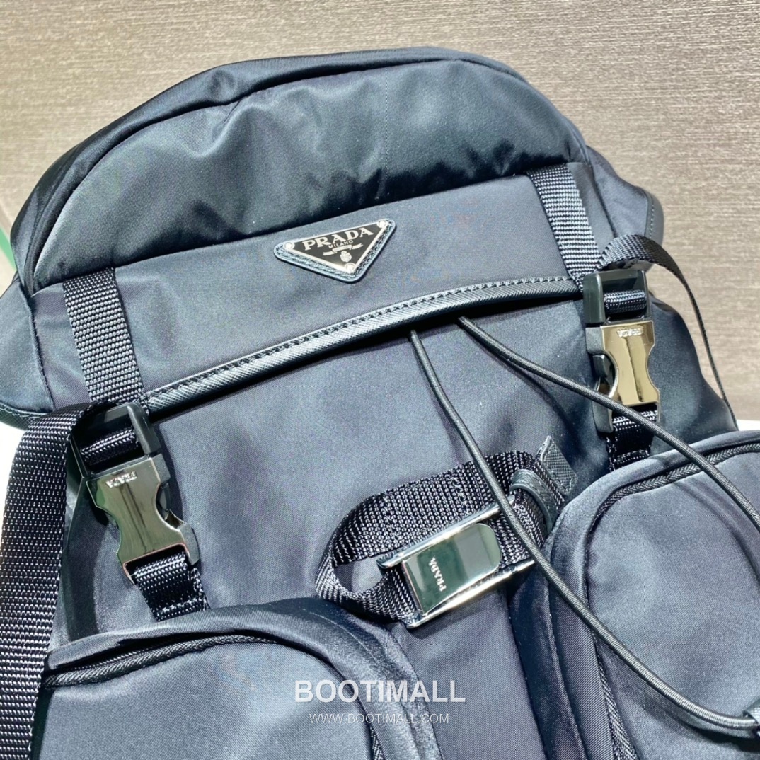 Prada Nylon Backpack with Flap Buckle and Multi Pocket Detail 프라다 나일론 플랩 버클 멀티포켓 백팩 2VZ019 32cm 5