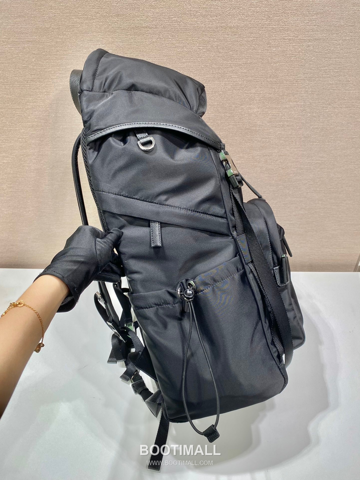 Prada Re-Nylon Backpack with Saffiano Leather Trim and Multi Pocket Detail 프라다 리나일론 사피아노 트림 멀티포켓 백팩 2VZ090 32cm 5