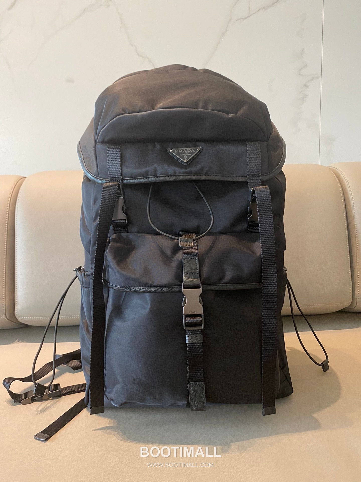Prada Nylon Backpack with Flap Buckle and Multi Pocket Detail 프라다 나일론 플랩 버클 멀티포켓 백팩 2VZ079 32cm 2