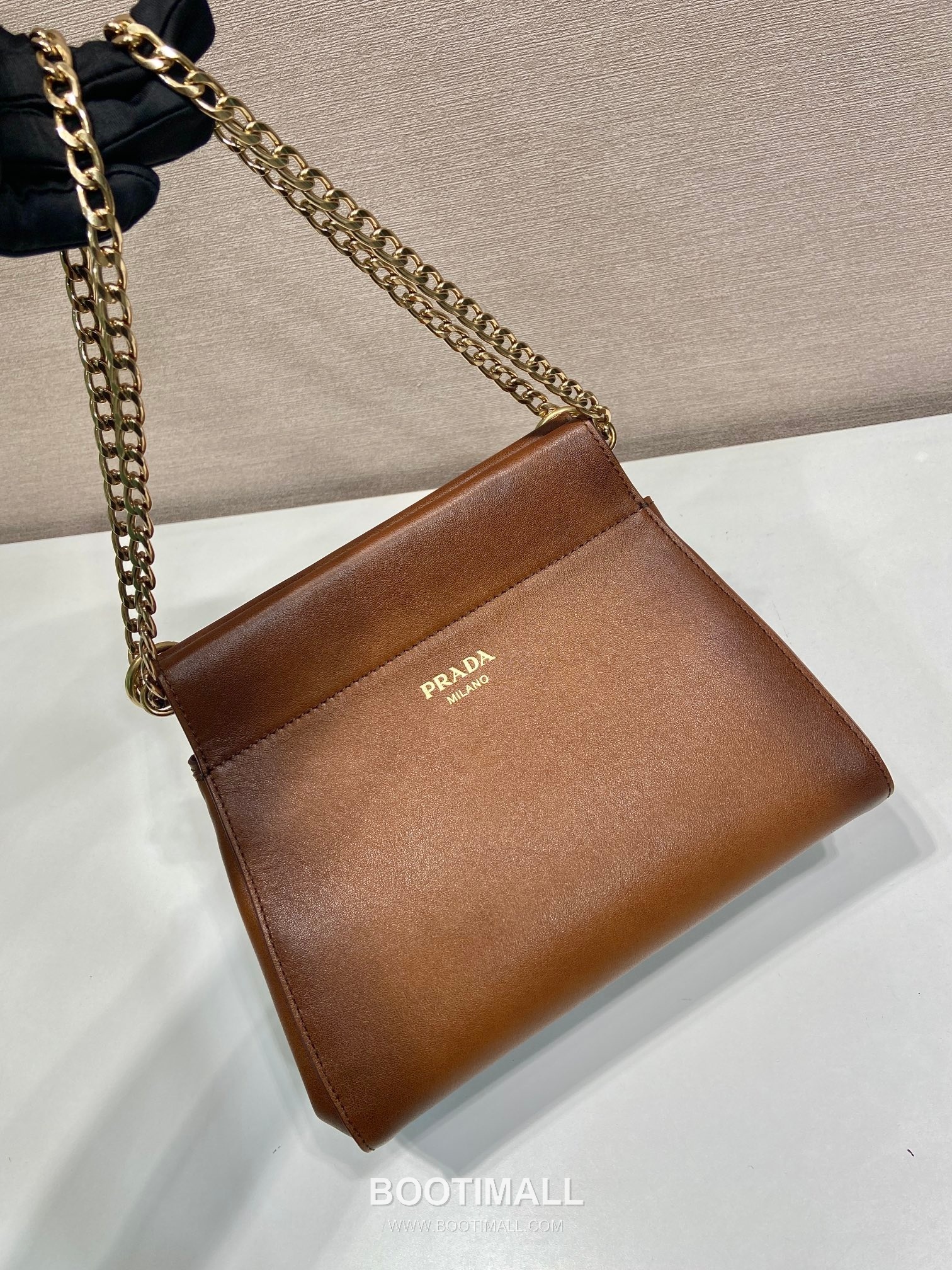 Prada Enchaine Calfskin Shoulder Bag with Chain Handle and Magnetic Flap Detail 프라다 엔쉐네 카프스킨 체인핸들 마그네틱플랩 숄더백 1BC263 22cm 3