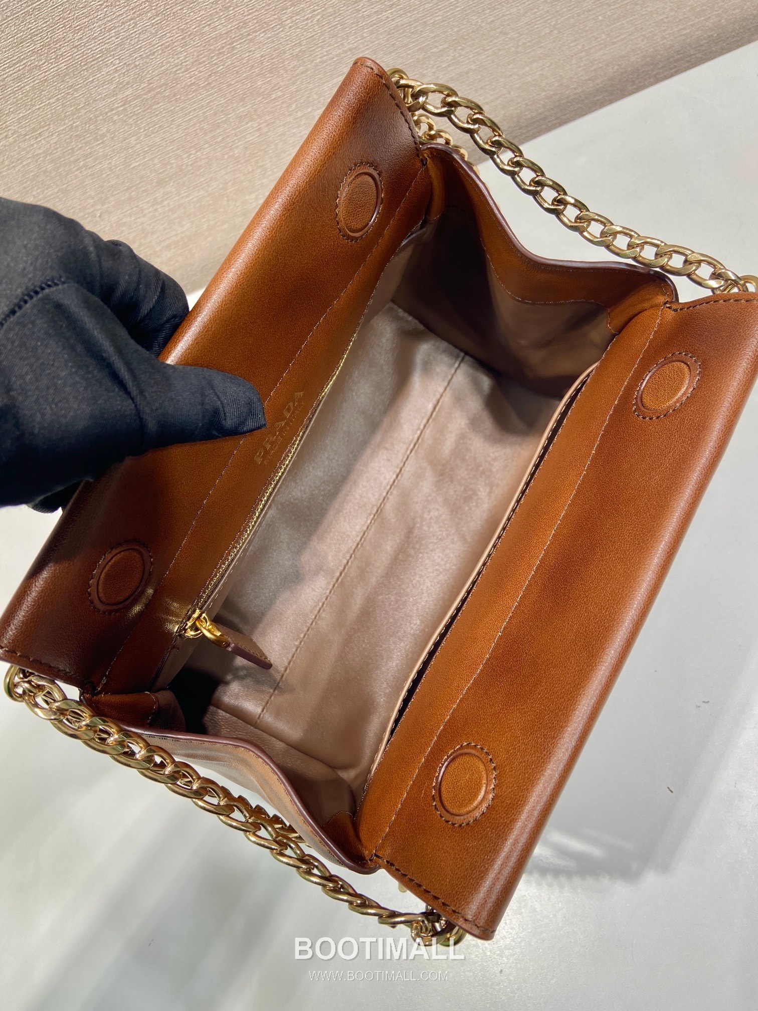 Prada Enchaine Calfskin Shoulder Bag with Chain Handle and Magnetic Flap Detail 프라다 엔쉐네 카프스킨 체인핸들 마그네틱플랩 숄더백 1BC263 22cm 8