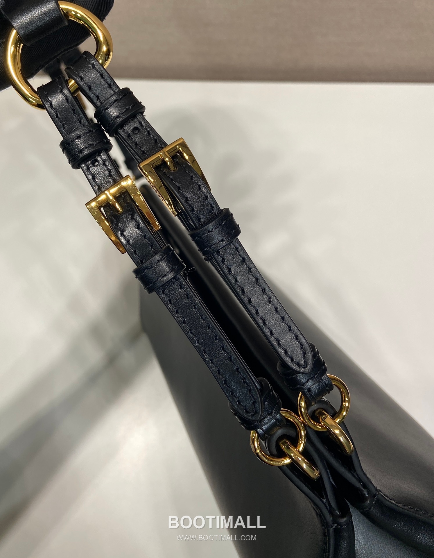 Prada Enchaine Calfskin Shoulder Bag with Vintage Finish and Top Handle Detail 프라다 엔쉐네 카프스킨 빈티지 피니시 탑핸들 숄더백 1BC262 32.5cm 7