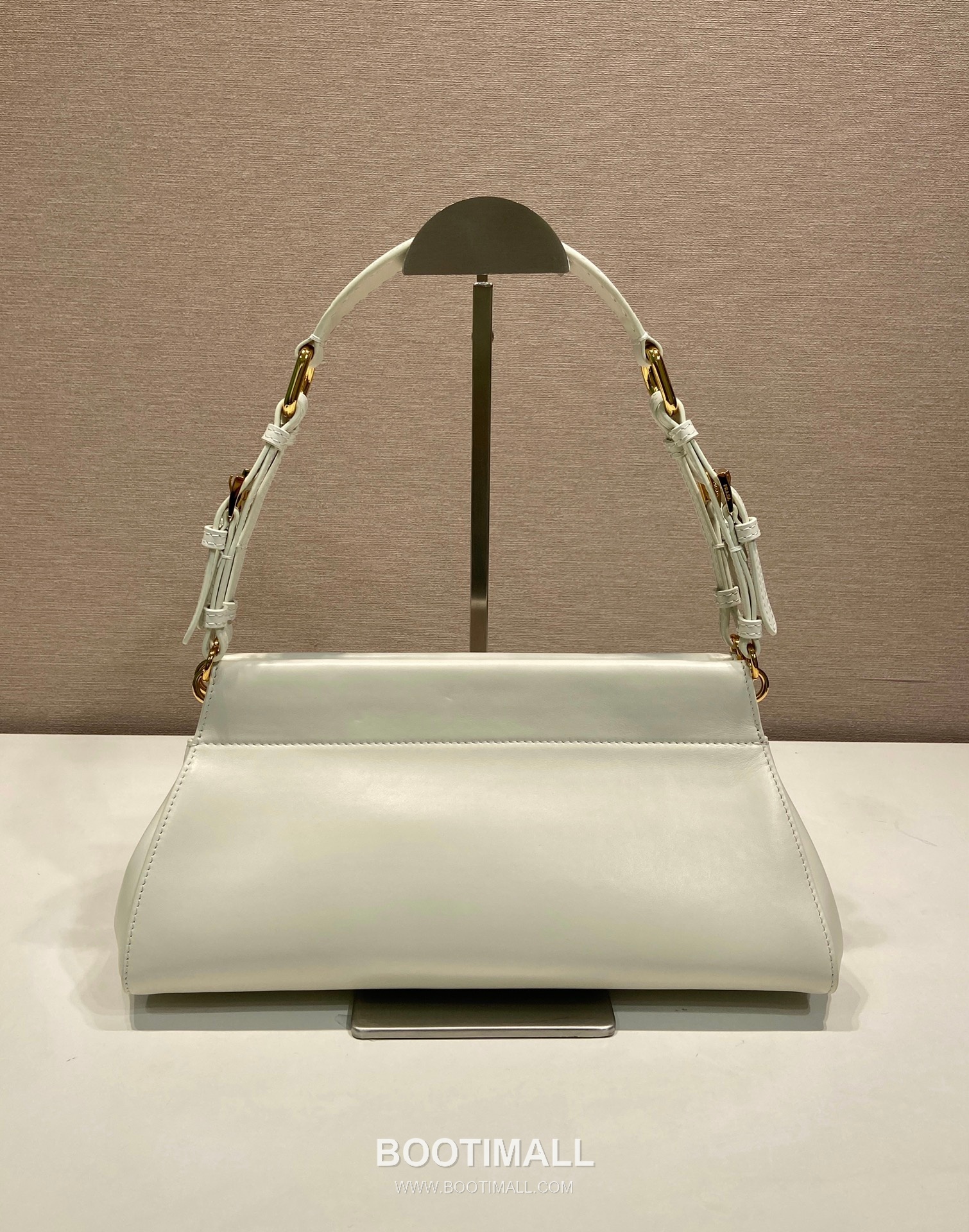 Prada Enchaine Calfskin Shoulder Bag with Vintage Finish and Top Handle Detail 프라다 엔쉐네 카프스킨 빈티지 피니시 탑핸들 숄더백 1BC262 32.5cm 4