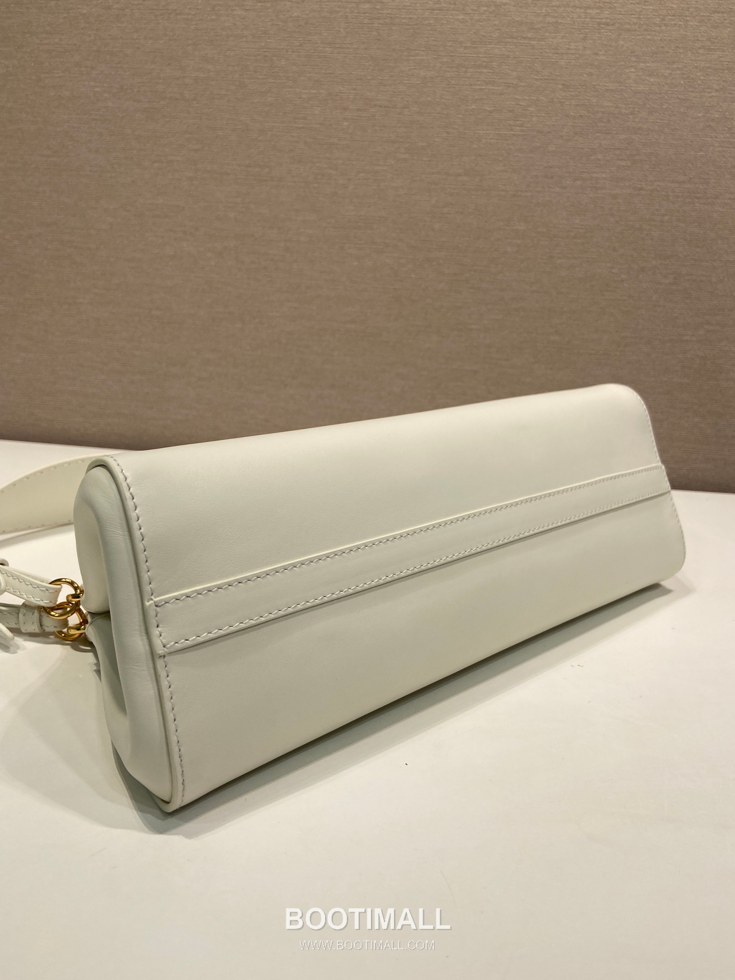 Prada Enchaine Calfskin Shoulder Bag with Vintage Finish and Top Handle Detail 프라다 엔쉐네 카프스킨 빈티지 피니시 탑핸들 숄더백 1BC262 32.5cm 6