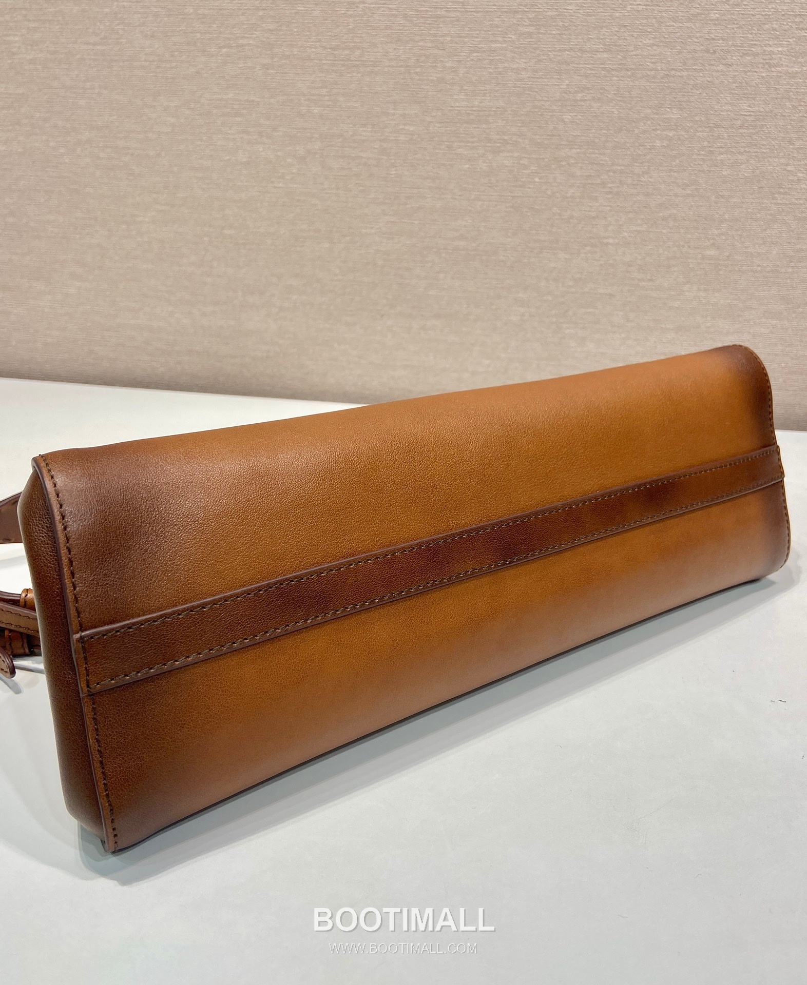 Prada Enchaine Calfskin Shoulder Bag with Vintage Finish and Top Handle Detail 프라다 엔쉐네 카프스킨 빈티지 피니시 탑핸들 숄더백 1BC262 32.5cm 7