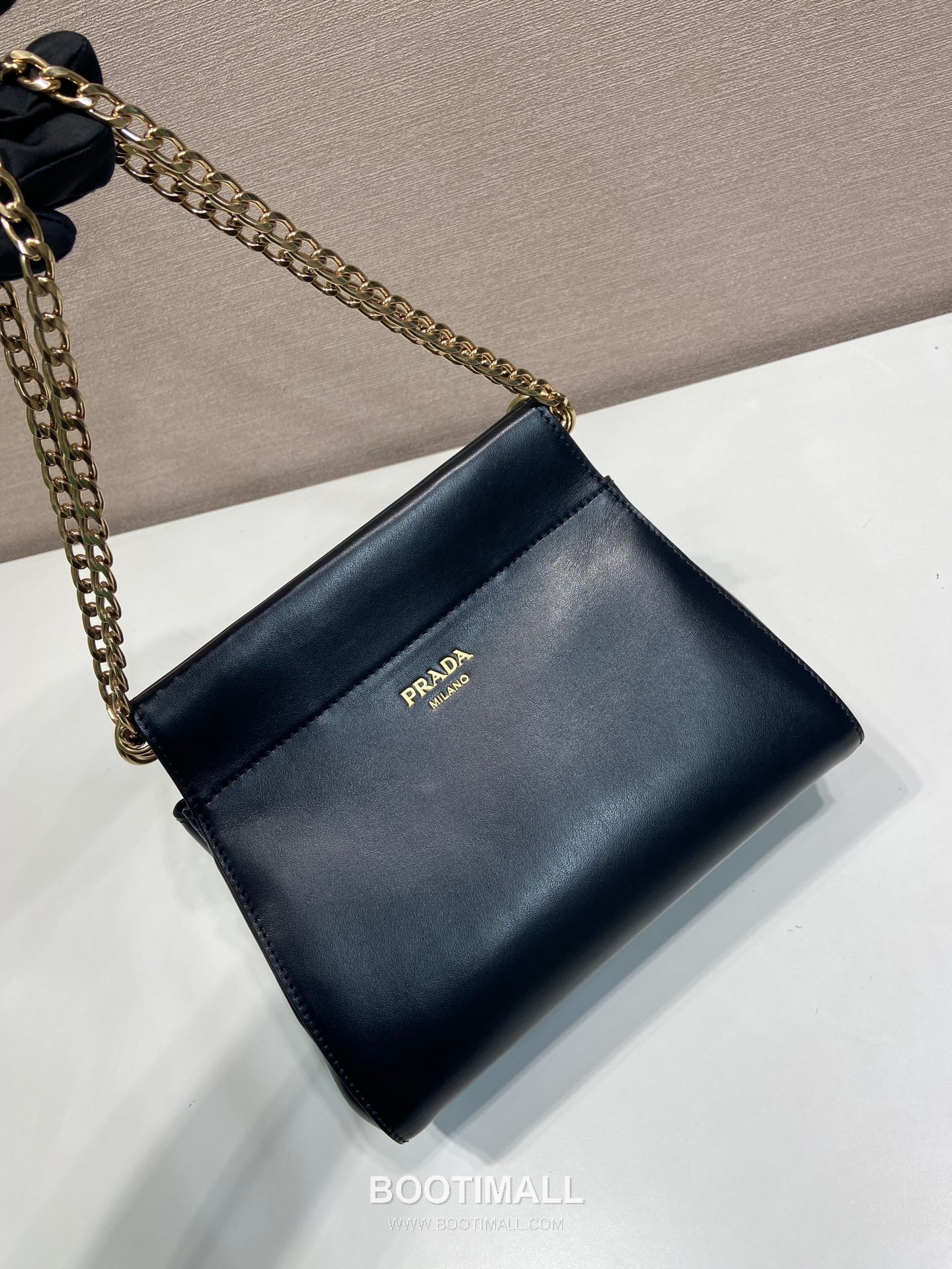 Prada Enchaine Calfskin Shoulder Bag with Chain Handle and Magnetic Flap Detail 프라다 엔쉐네 카프스킨 체인핸들 마그네틱플랩 숄더백 1BC263 22cm 3