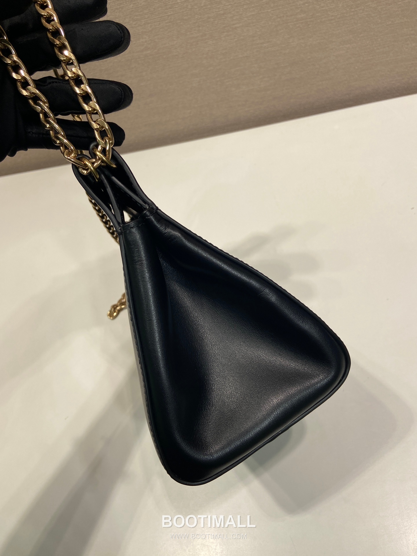 Prada Enchaine Calfskin Shoulder Bag with Chain Handle and Magnetic Flap Detail 프라다 엔쉐네 카프스킨 체인핸들 마그네틱플랩 숄더백 1BC263 22cm 6