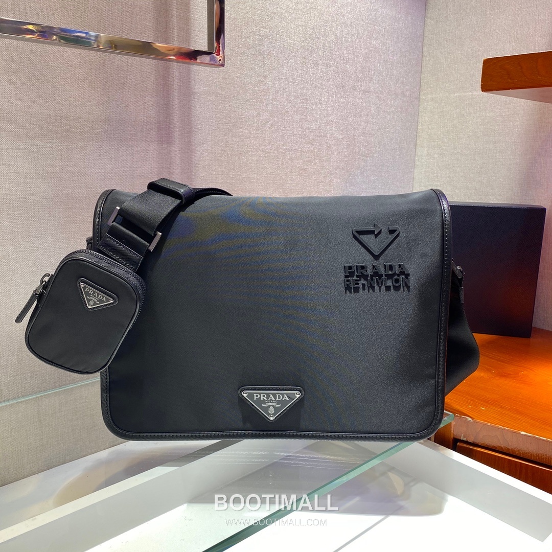 Prada Re-Nylon Messenger Bag with Flap Closure and Multi Zip Pocket Detail 프라다 리나일론 플랩 멀티지퍼포켓 메신저백 2VD039 33cm 2