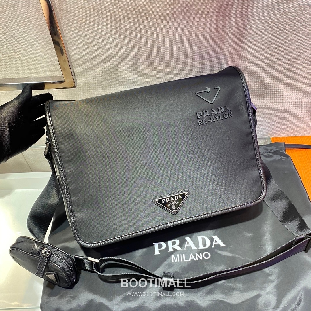 Prada Re-Nylon Messenger Bag with Flap Closure and Multi Zip Pocket Detail 프라다 리나일론 플랩 멀티지퍼포켓 메신저백 2VD039 33cm 3