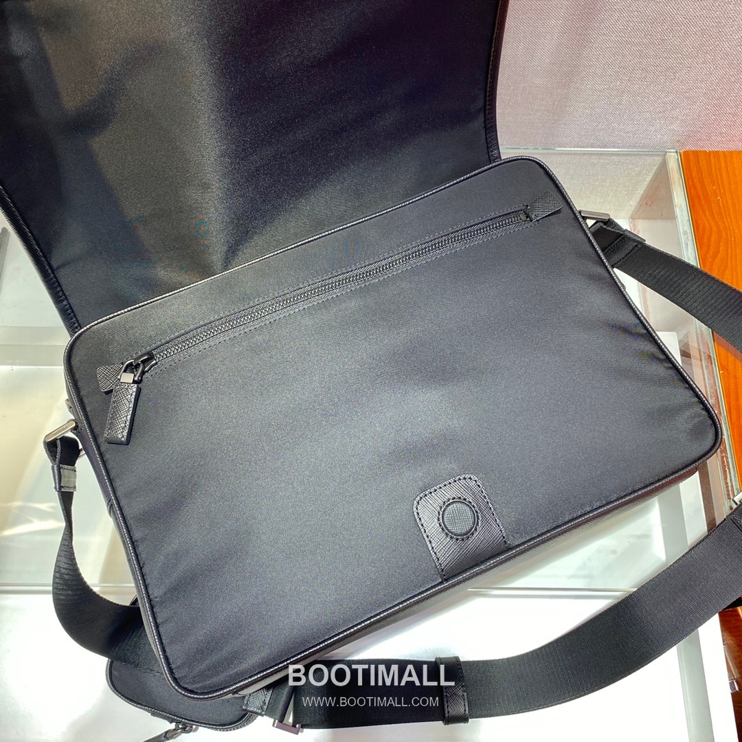 Prada Re-Nylon Messenger Bag with Flap Closure and Multi Zip Pocket Detail 프라다 리나일론 플랩 멀티지퍼포켓 메신저백 2VD039 33cm 6