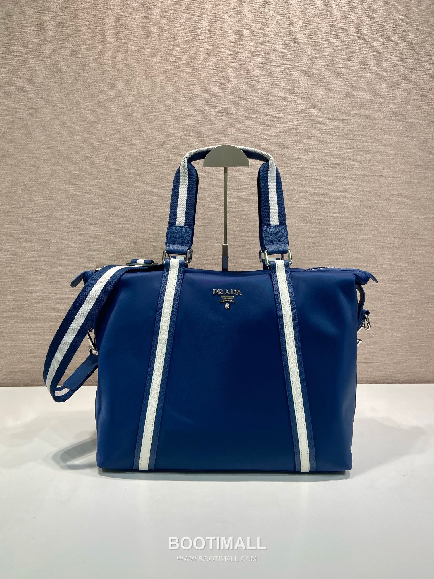 Prada Parachute Nylon Tote Bag with Calfskin Trim and Large Capacity Detail 프라다 패러슈트 나일론 카프스킨 트림 대용량 토트백 2096 40cm 1