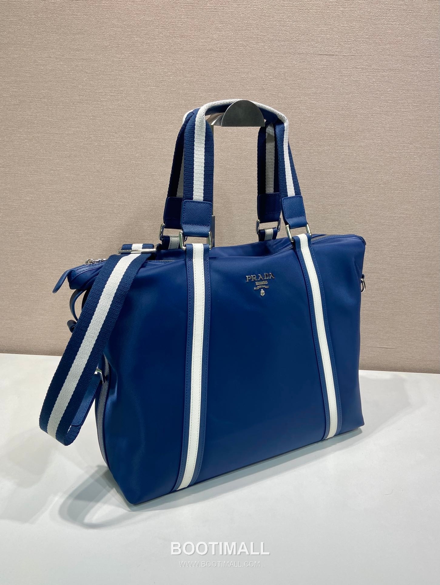Prada Parachute Nylon Tote Bag with Calfskin Trim and Large Capacity Detail 프라다 패러슈트 나일론 카프스킨 트림 대용량 토트백 2096 40cm 3
