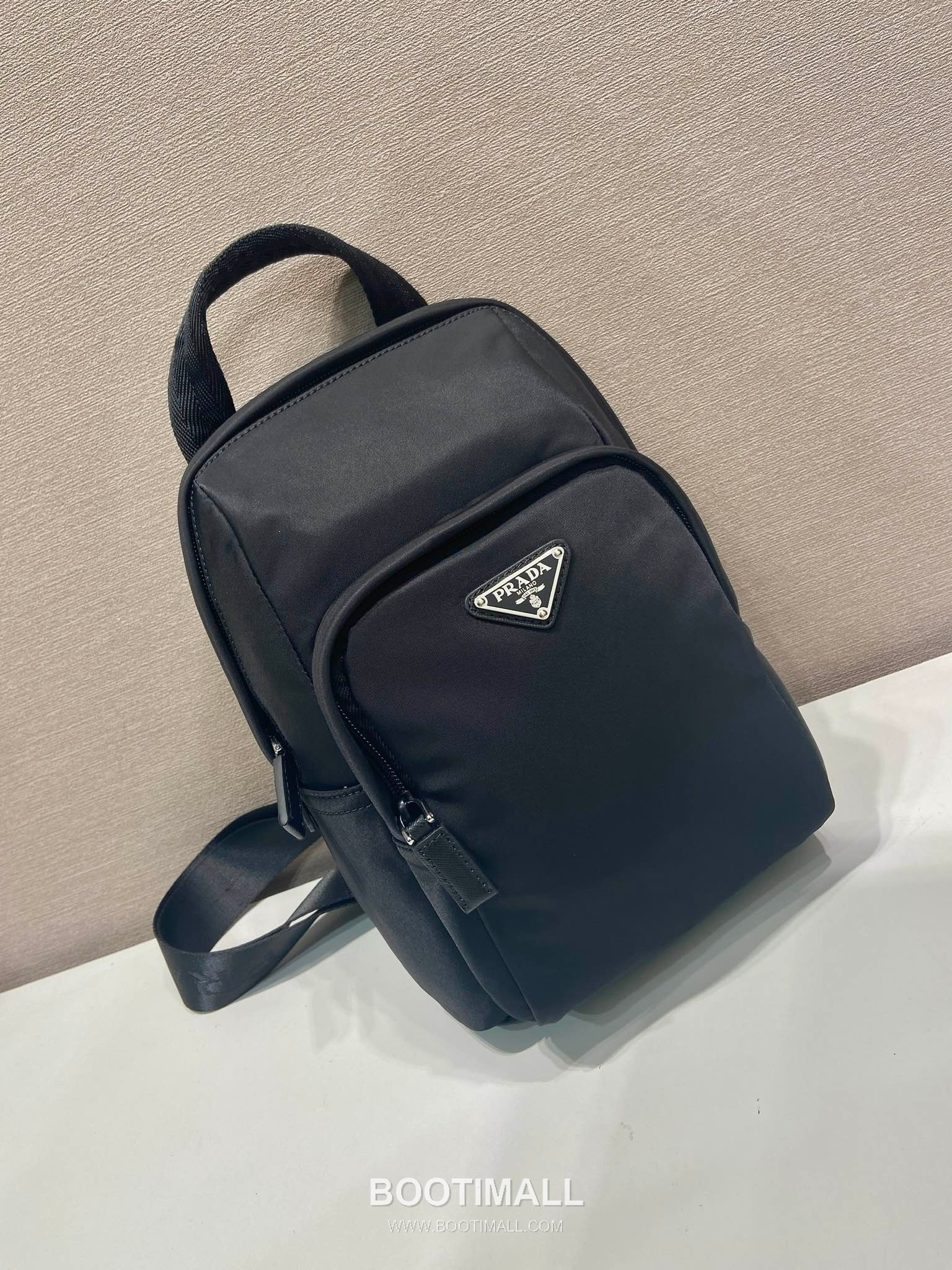 Prada Re-Nylon Chest Bag with Saffiano Leather Trim and Triangle Logo Detail 프라다 리나일론 사피아노 트림 삼각로고 체스트백 2VZ116 20cm 2