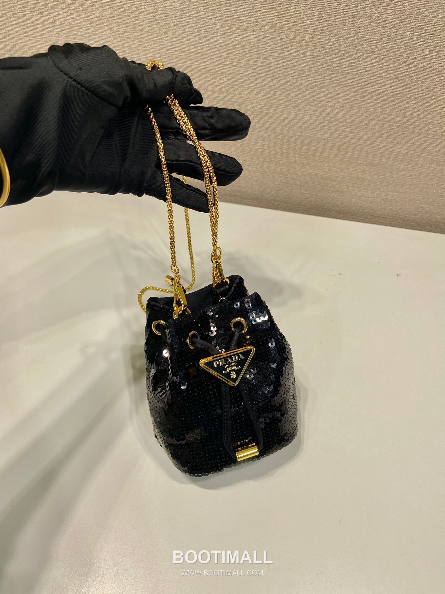 Prada Sequin Embroidered Satin Bucket Bag with Chain Strap and Triangle Logo 프라다 스팽글 자수 새틴 체인스트랩 삼각로고 버킷백 1NR016 10cm 3