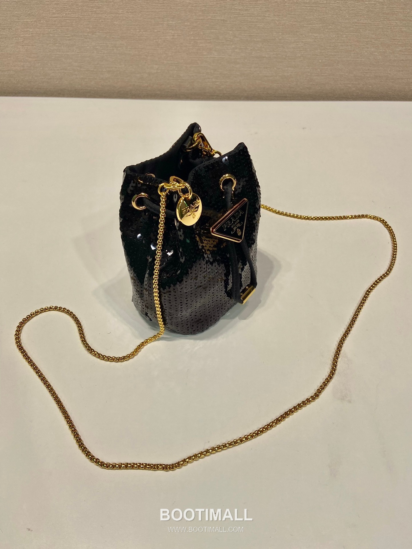 Prada Sequin Embroidered Satin Bucket Bag with Chain Strap and Triangle Logo 프라다 스팽글 자수 새틴 체인스트랩 삼각로고 버킷백 1NR016 10cm 4