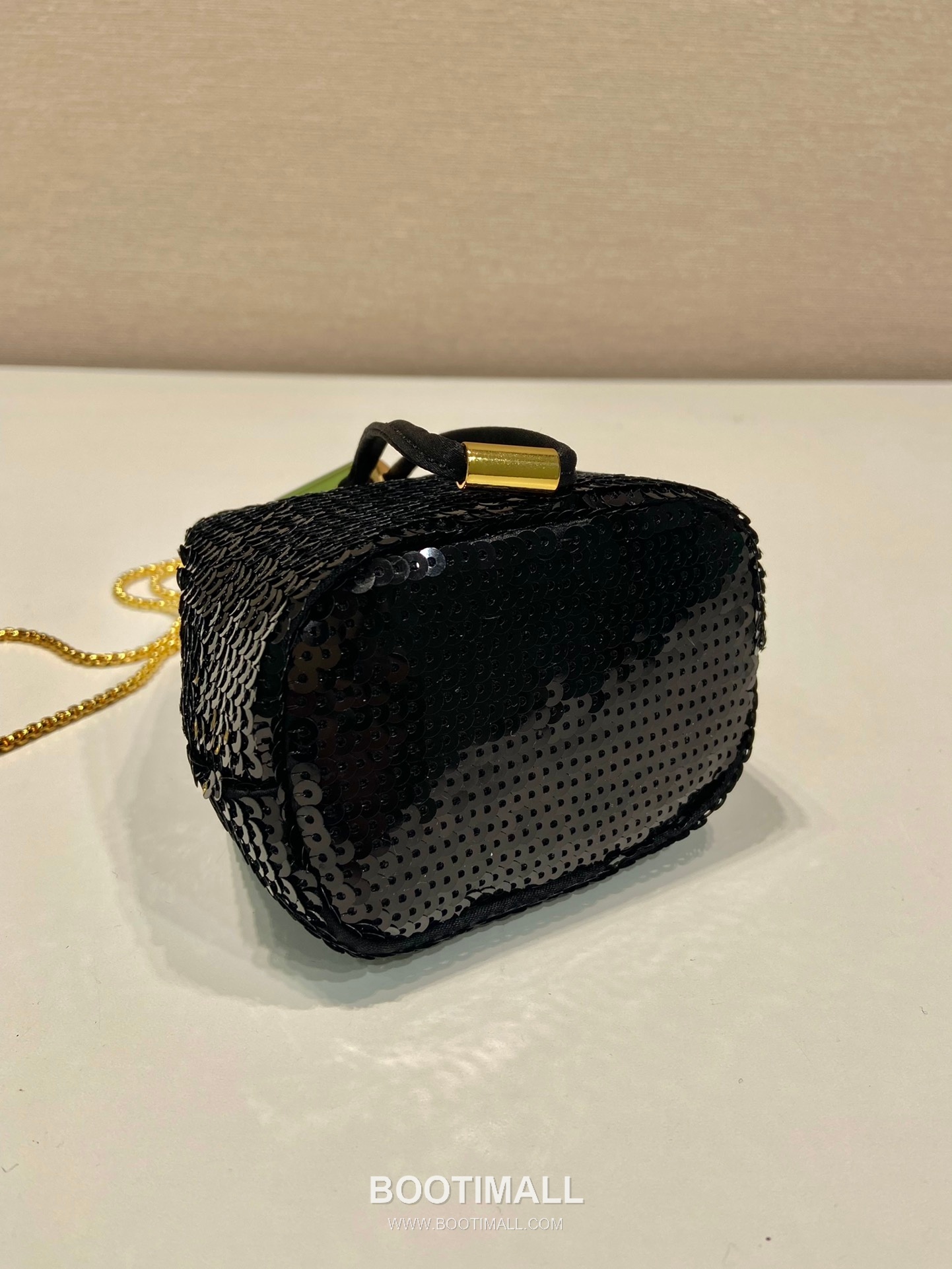 Prada Sequin Embroidered Satin Bucket Bag with Chain Strap and Triangle Logo 프라다 스팽글 자수 새틴 체인스트랩 삼각로고 버킷백 1NR016 10cm 6