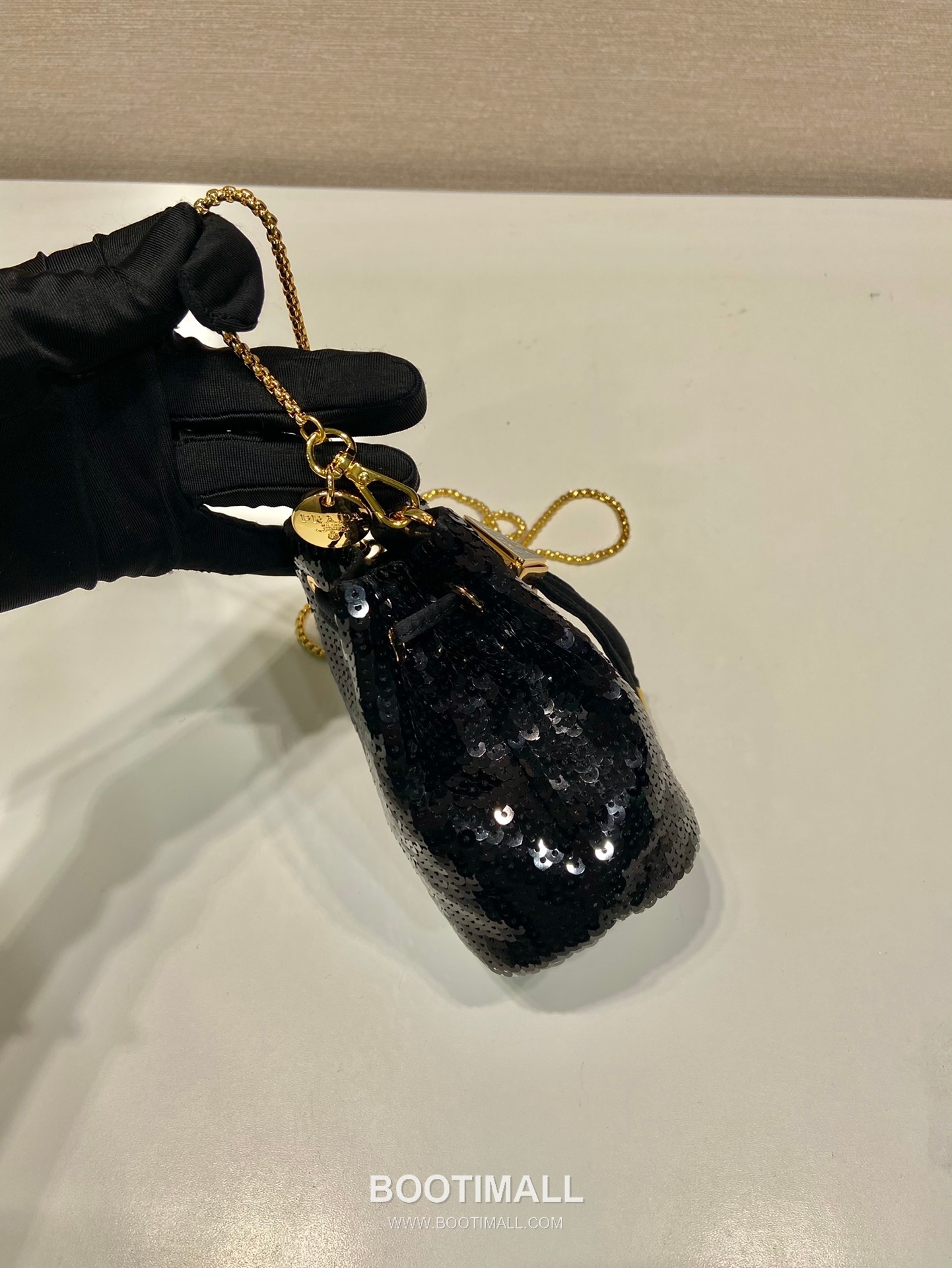 Prada Sequin Embroidered Satin Bucket Bag with Chain Strap and Triangle Logo 프라다 스팽글 자수 새틴 체인스트랩 삼각로고 버킷백 1NR016 10cm 7