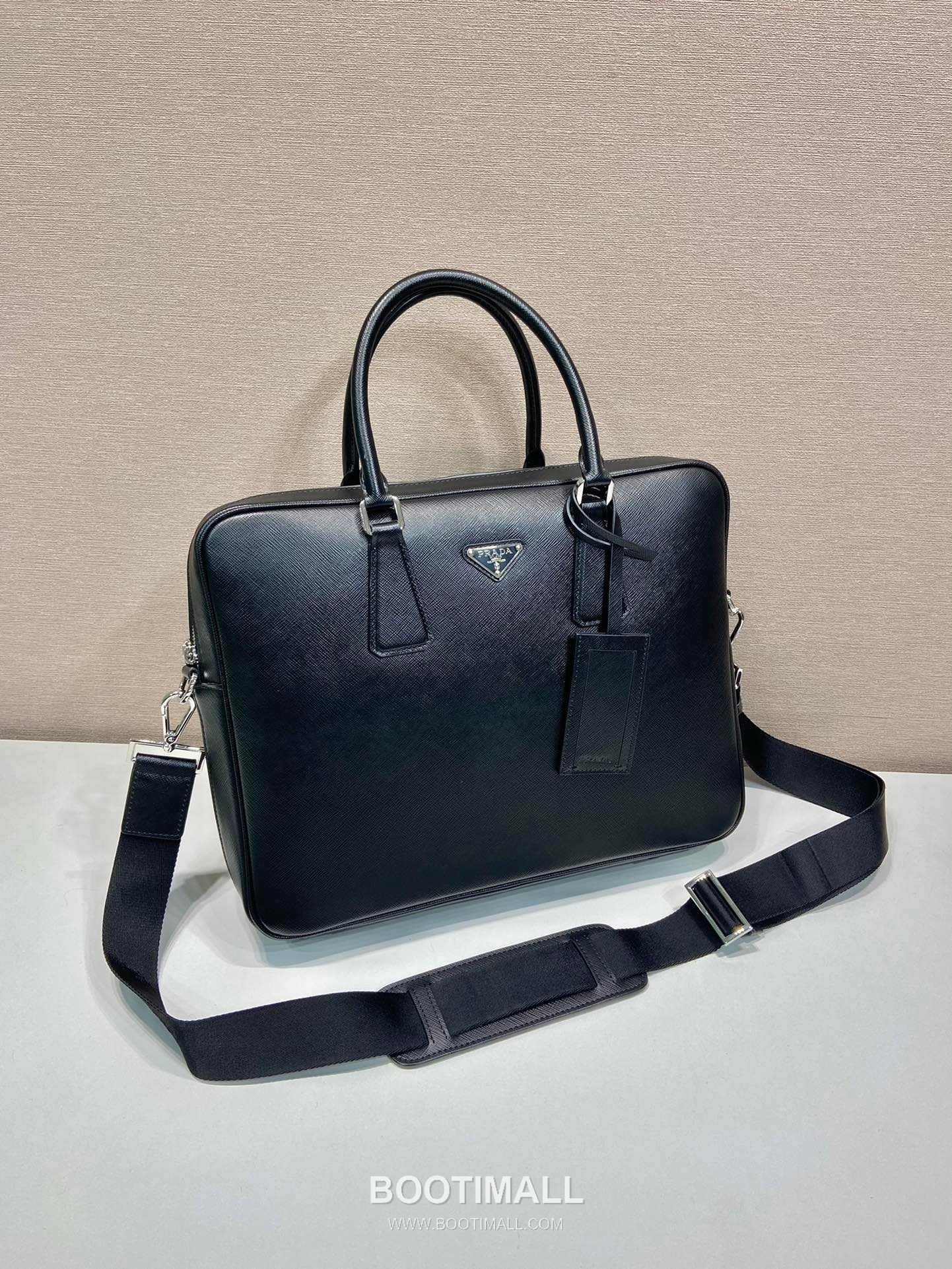 Prada Crossgrain Calfskin Tote Bag with Lambskin Lining and Structured Design 프라다 크로스그레인 카프스킨 램스킨라이닝 구조형 토트백 0891 38cm 3