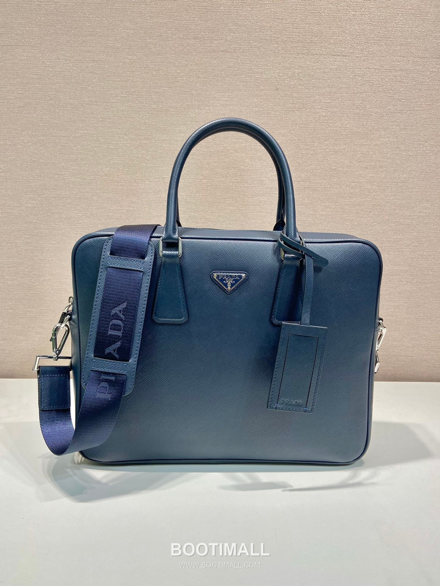 Prada Crossgrain Calfskin Tote Bag with Lambskin Lining and Structured Design 프라다 크로스그레인 카프스킨 램스킨라이닝 구조형 토트백 0891 38cm 2