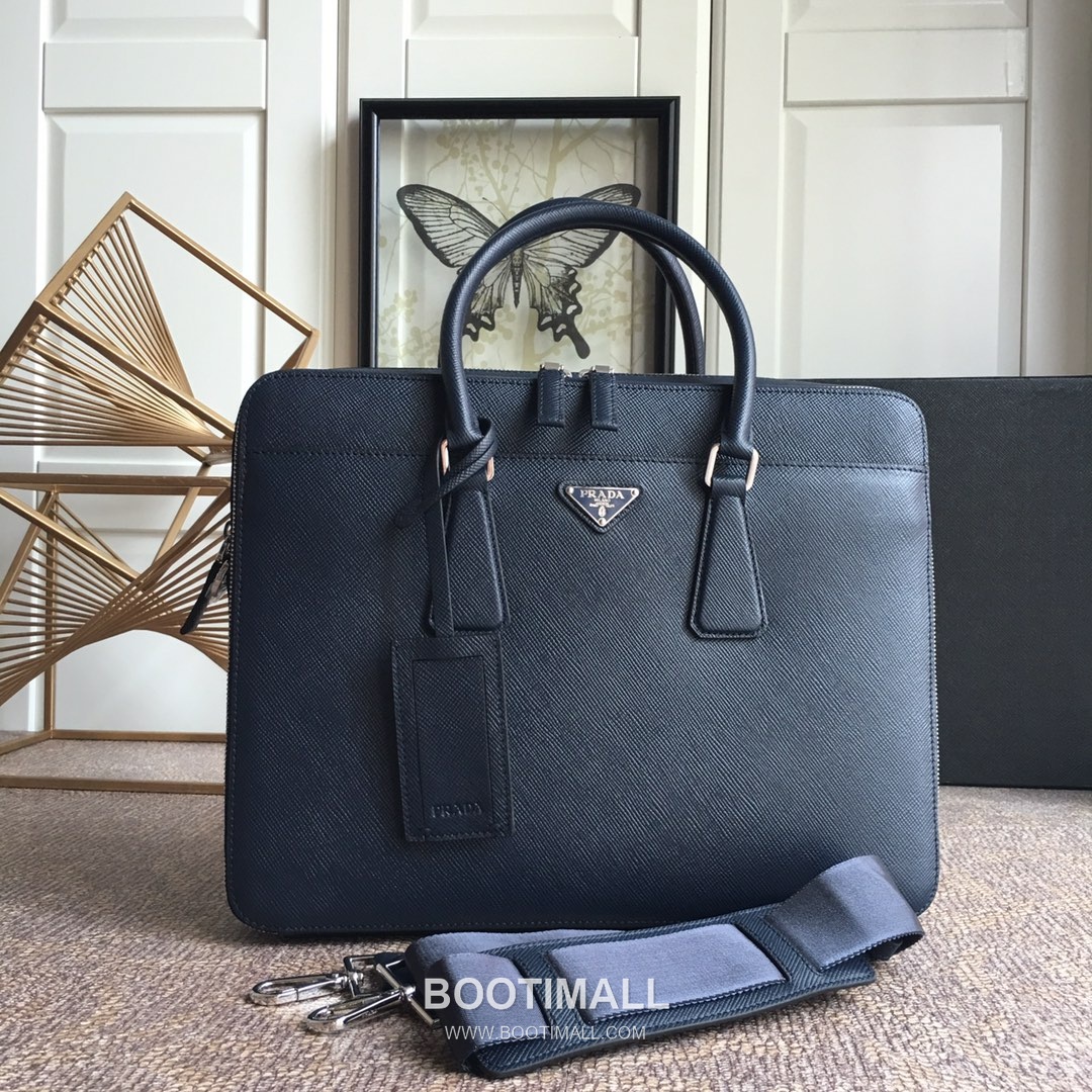Prada Crossgrain Calfskin Tote Bag with Full Leather Interior and Structured Design 프라다 크로스그레인 카프스킨 풀레더 구조형 토트백 0366B 36.5cm 1