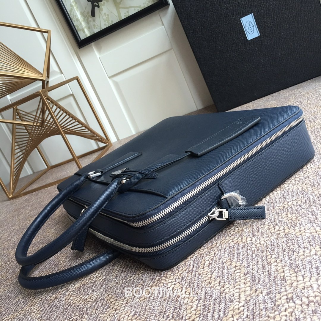 Prada Crossgrain Calfskin Tote Bag with Full Leather Interior and Structured Design 프라다 크로스그레인 카프스킨 풀레더 구조형 토트백 0366B 36.5cm 6