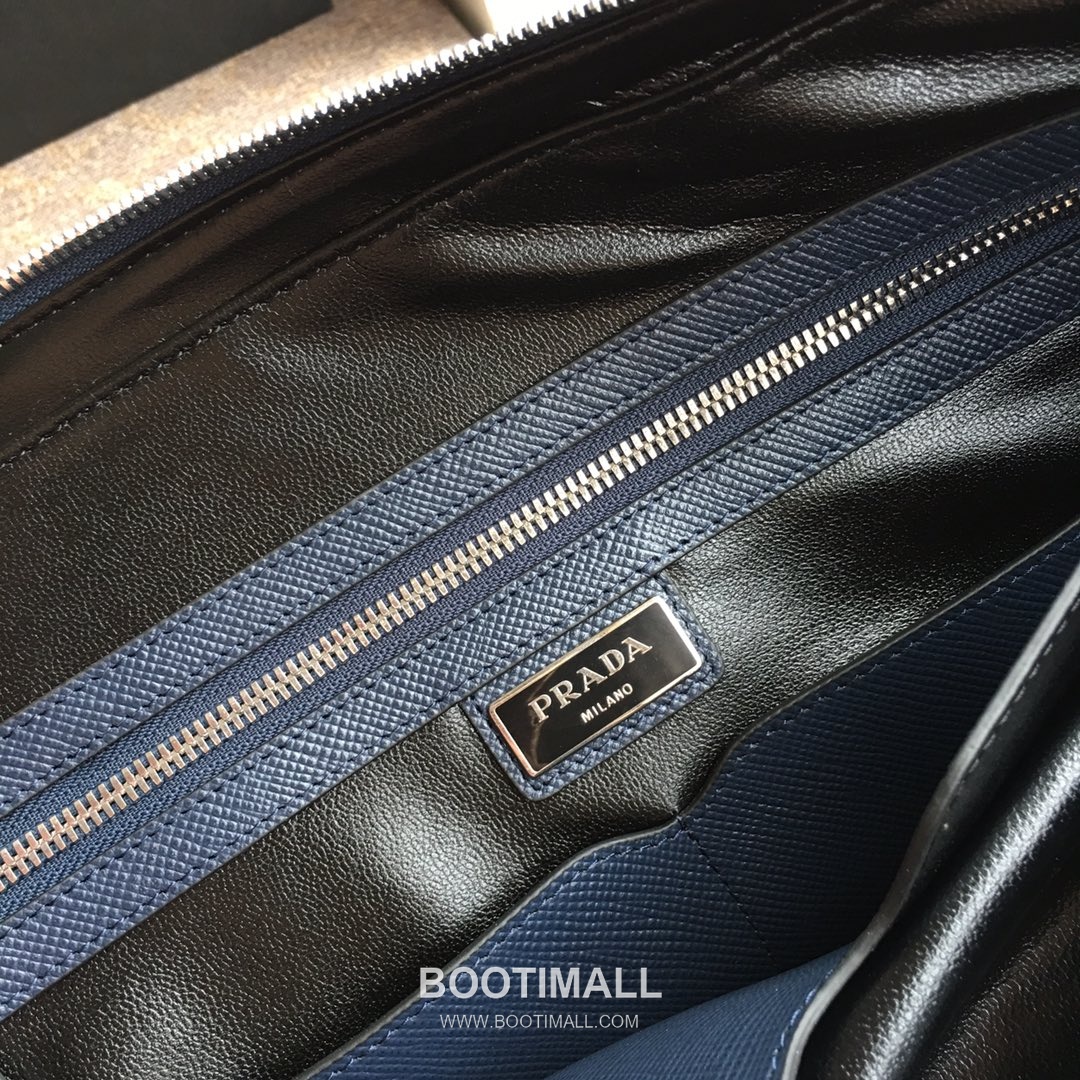 Prada Crossgrain Calfskin Tote Bag with Full Leather Interior and Structured Design 프라다 크로스그레인 카프스킨 풀레더 구조형 토트백 0366B 36.5cm 8