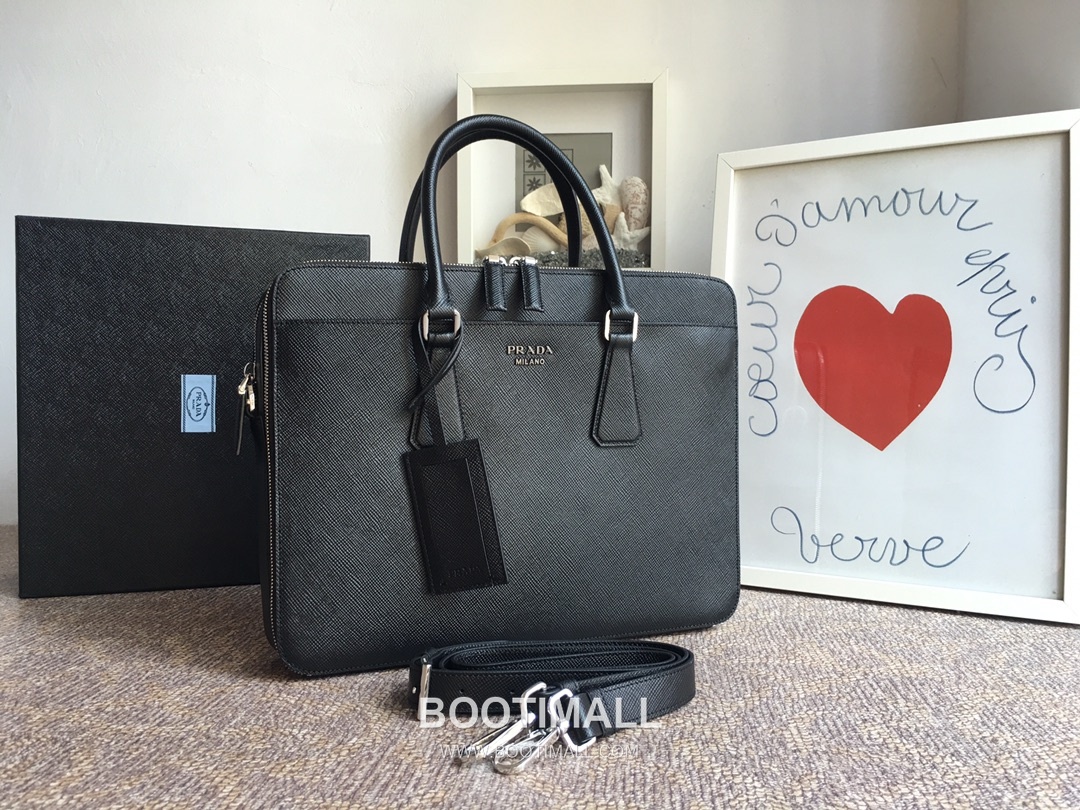 Prada Crossgrain Calfskin Tote Bag with Dual Compartment and Metal Logo Detail 프라다 크로스그레인 카프스킨 더블컴파트먼트 메탈로고 토트백 2VE366B 36cm 1