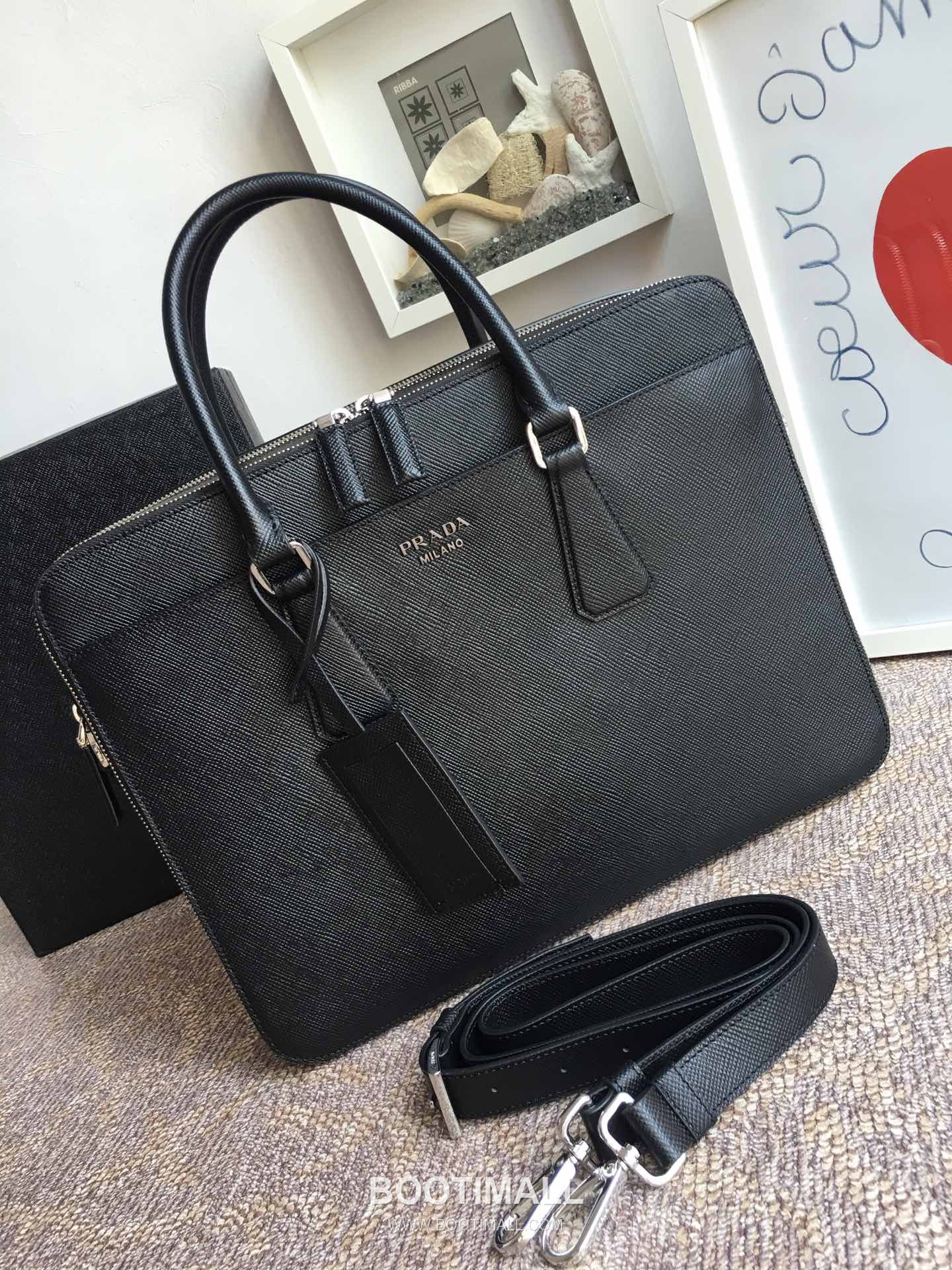 Prada Crossgrain Calfskin Tote Bag with Dual Compartment and Metal Logo Detail 프라다 크로스그레인 카프스킨 더블컴파트먼트 메탈로고 토트백 2VE366B 36cm 2