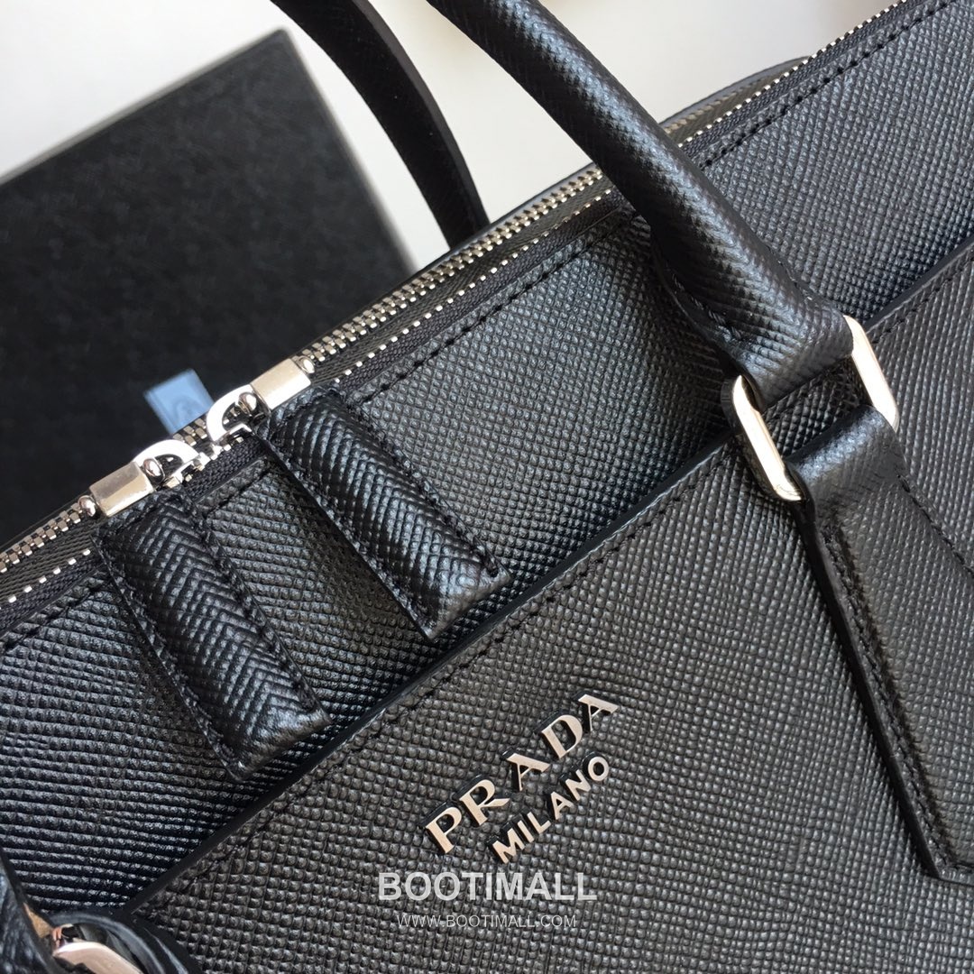 Prada Crossgrain Calfskin Tote Bag with Dual Compartment and Metal Logo Detail 프라다 크로스그레인 카프스킨 더블컴파트먼트 메탈로고 토트백 2VE366B 36cm 4