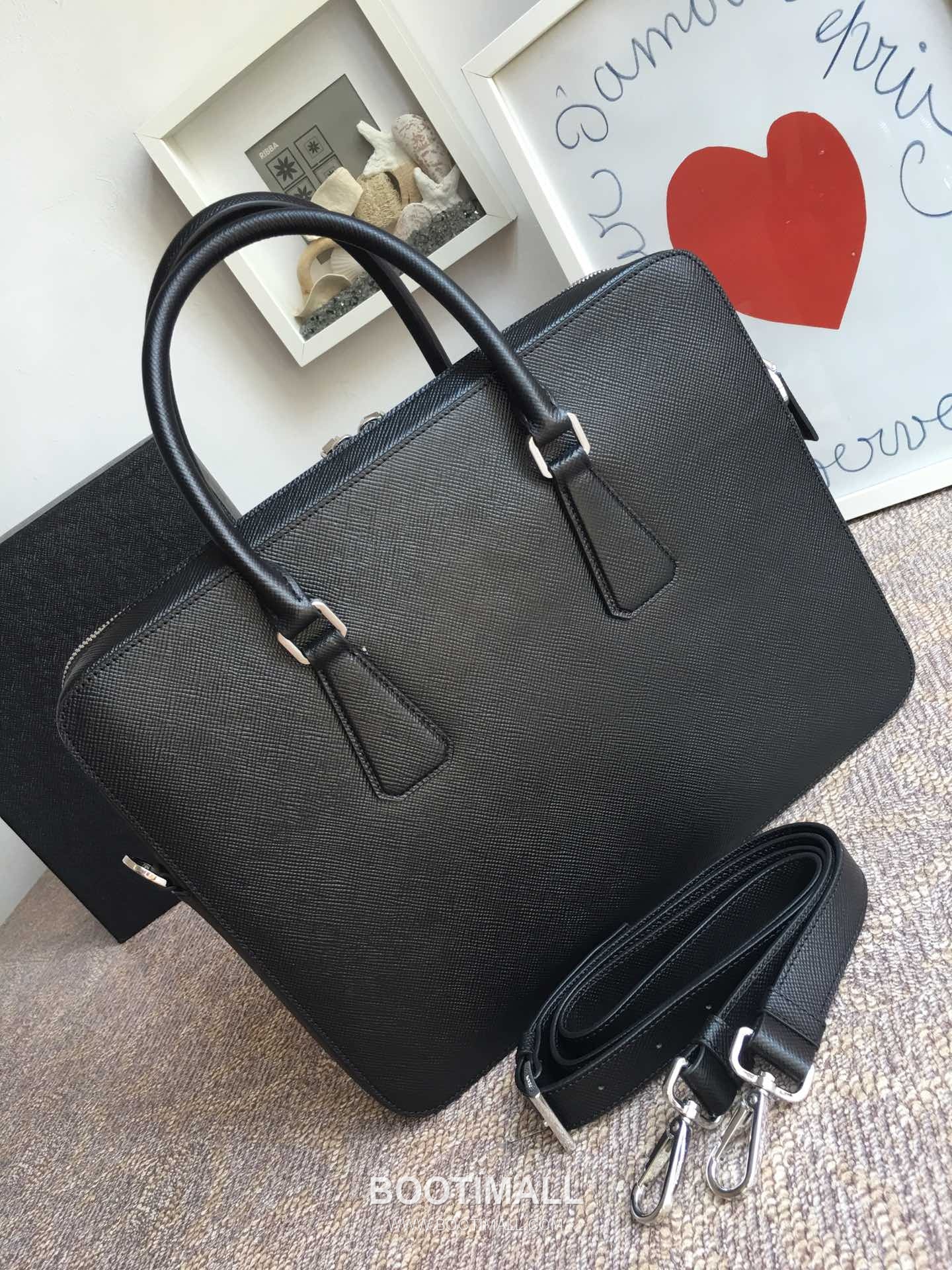 Prada Crossgrain Calfskin Tote Bag with Dual Compartment and Metal Logo Detail 프라다 크로스그레인 카프스킨 더블컴파트먼트 메탈로고 토트백 2VE366B 36cm 5