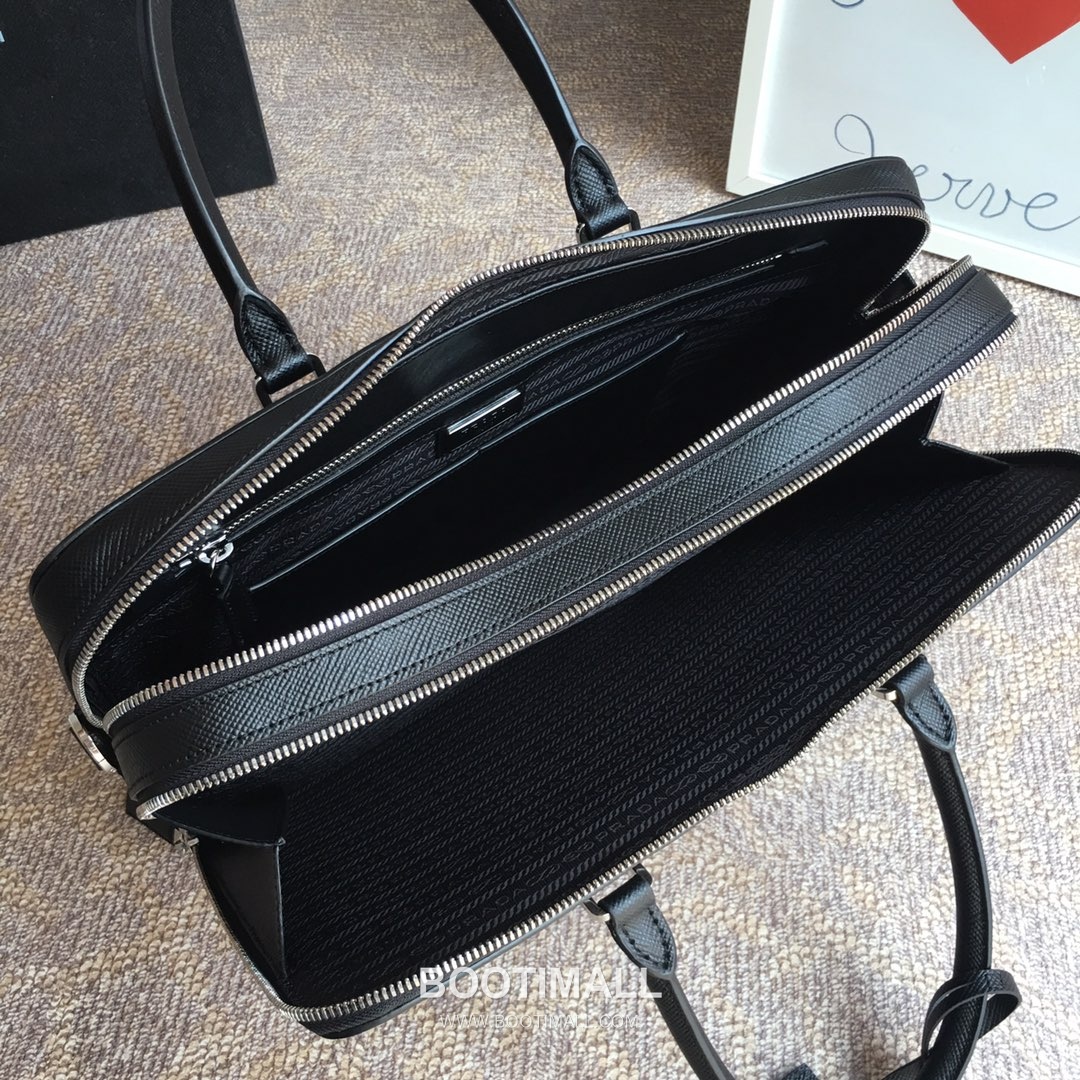 Prada Crossgrain Calfskin Tote Bag with Dual Compartment and Metal Logo Detail 프라다 크로스그레인 카프스킨 더블컴파트먼트 메탈로고 토트백 2VE366B 36cm 7