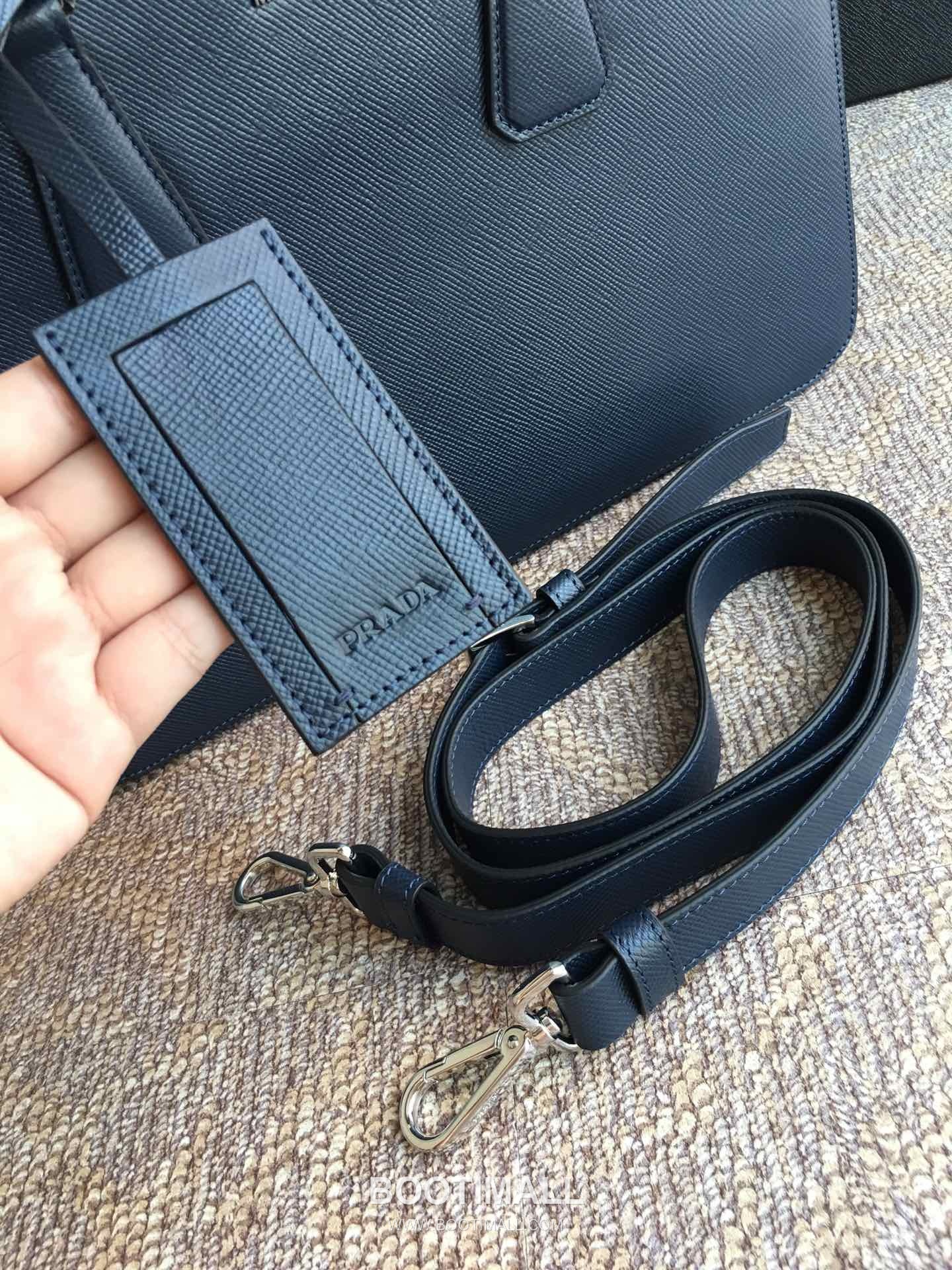 Prada Crossgrain Calfskin Tote Bag with Dual Compartment and Metal Logo Detail 프라다 크로스그레인 카프스킨 더블컴파트먼트 메탈로고 토트백 2VE366B 36cm 4