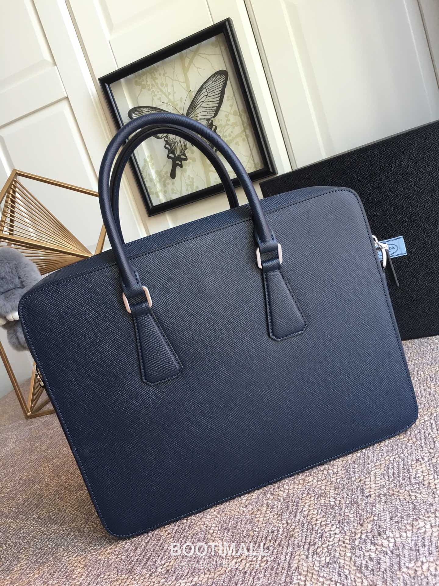 Prada Crossgrain Calfskin Tote Bag with Dual Compartment and Metal Logo Detail 프라다 크로스그레인 카프스킨 더블컴파트먼트 메탈로고 토트백 2VE366B 36cm 5