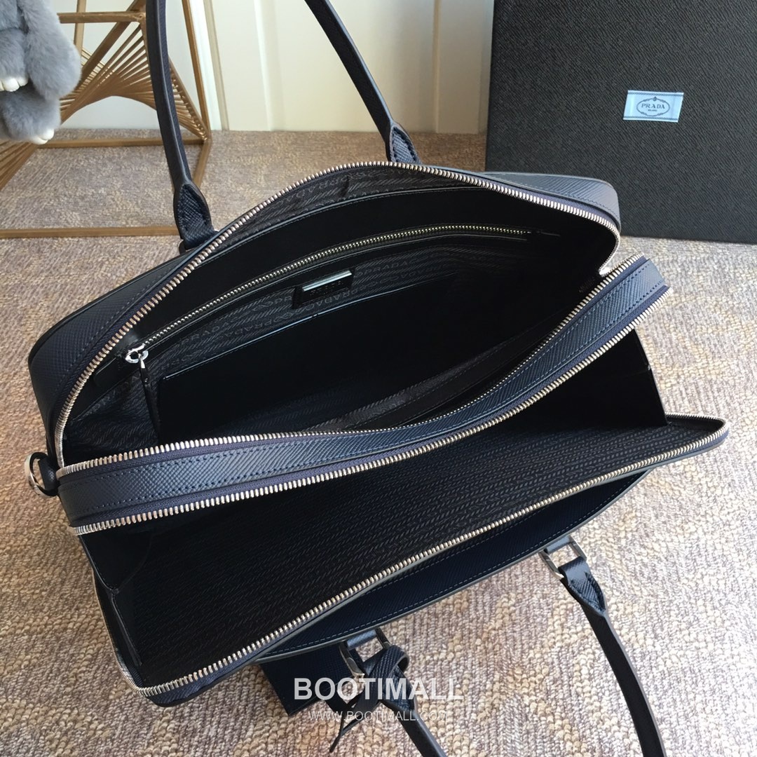 Prada Crossgrain Calfskin Tote Bag with Dual Compartment and Metal Logo Detail 프라다 크로스그레인 카프스킨 더블컴파트먼트 메탈로고 토트백 2VE366B 36cm 8