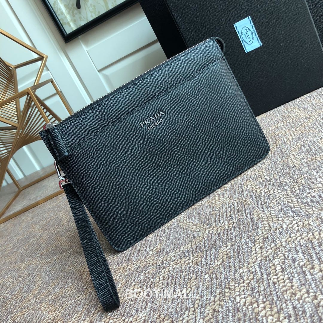 Prada Saffiano Calfskin Clutch Bag with Wrist Strap and Card Slot Detail 프라다 사피아노 카프스킨 손목스트랩 카드슬롯 클러치 2VF019 26cm 2