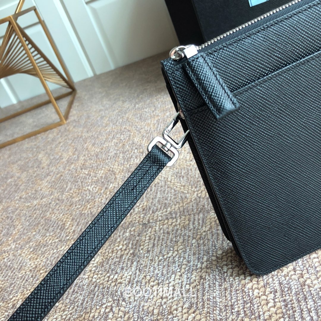 Prada Saffiano Calfskin Clutch Bag with Wrist Strap and Card Slot Detail 프라다 사피아노 카프스킨 손목스트랩 카드슬롯 클러치 2VF019 26cm 4