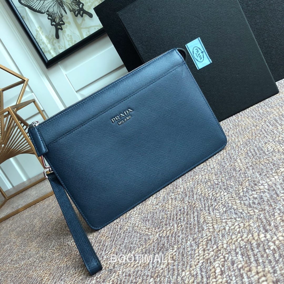 Prada Saffiano Calfskin Clutch Bag with Wrist Strap and Card Slot Detail 프라다 사피아노 카프스킨 손목스트랩 카드슬롯 클러치 2VF019 26cm 2