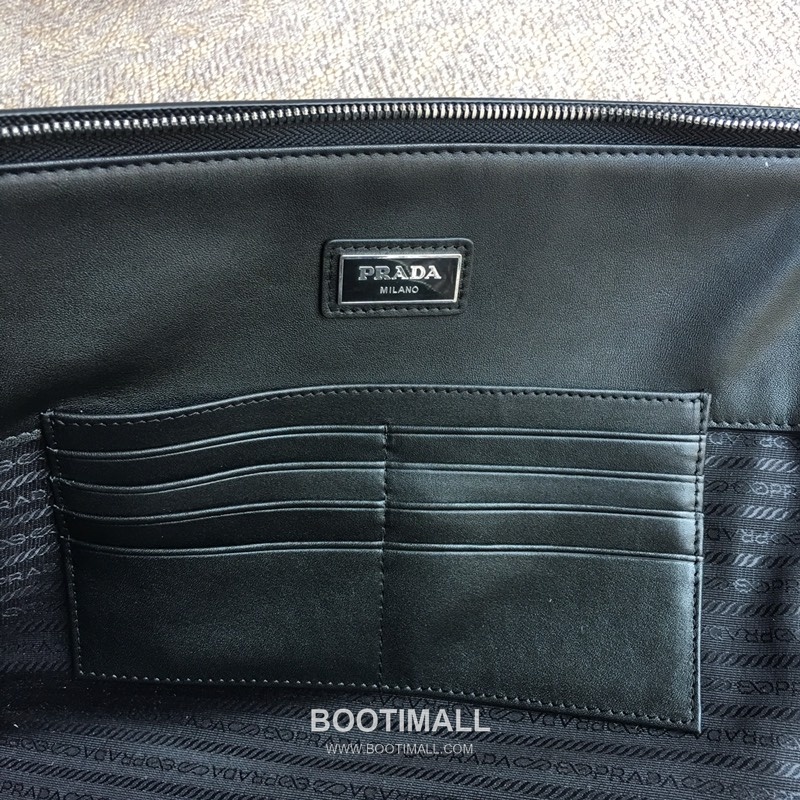 Prada Crossgrain Calfskin Clutch Bag with L-Shaped Zip and Metal Logo Detail 프라다 크로스그레인 카프스킨 L지퍼 메탈로고 클러치 2VN003 33cm 7