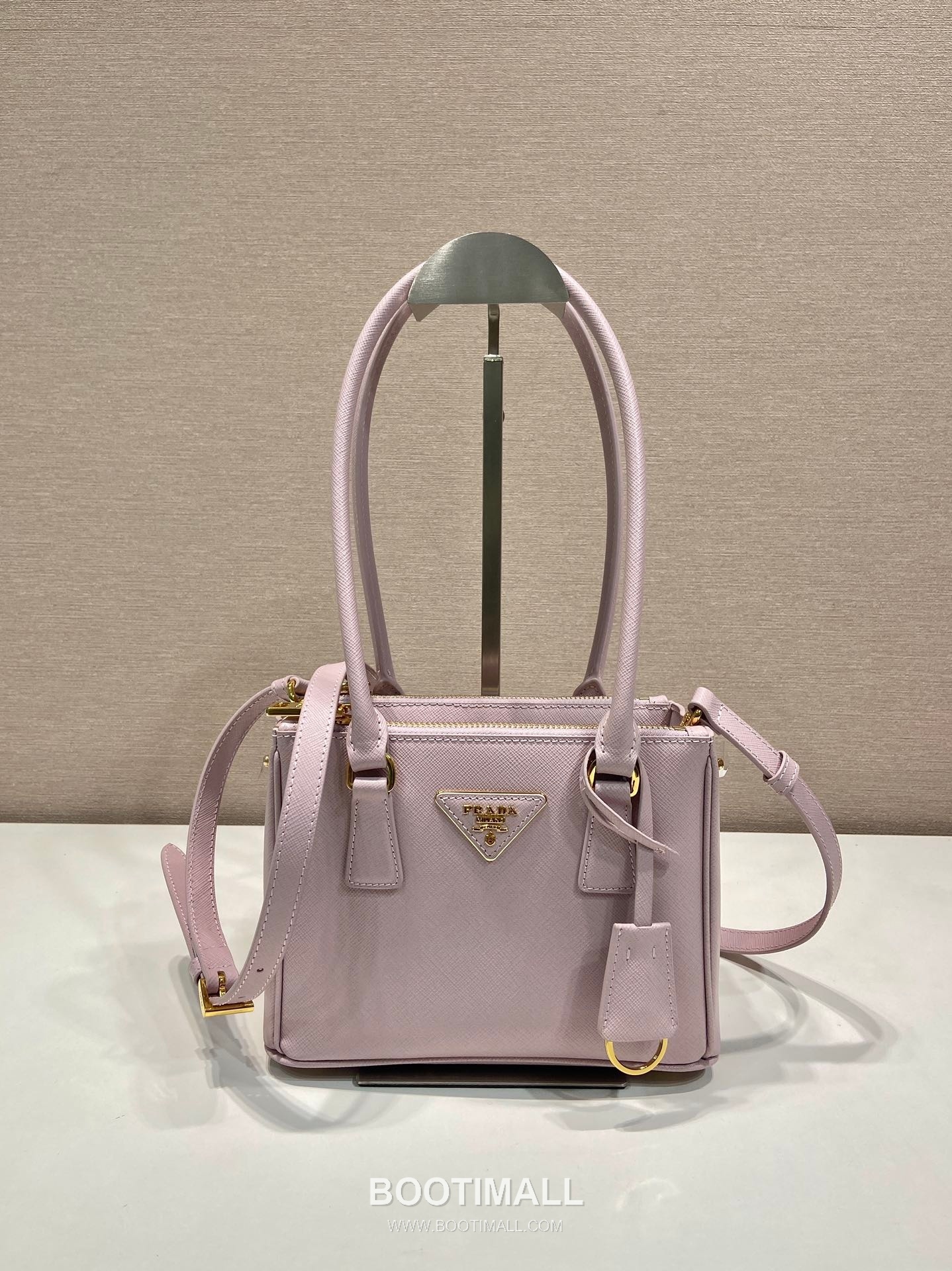 Prada Galleria Crossgrain Calfskin Top Handle Bag with Detachable Strap and Logo Detail 프라다 갈레리아 크로스그레인 카프스킨 탑핸들 스트랩 토트백 1BA906 20cm 1