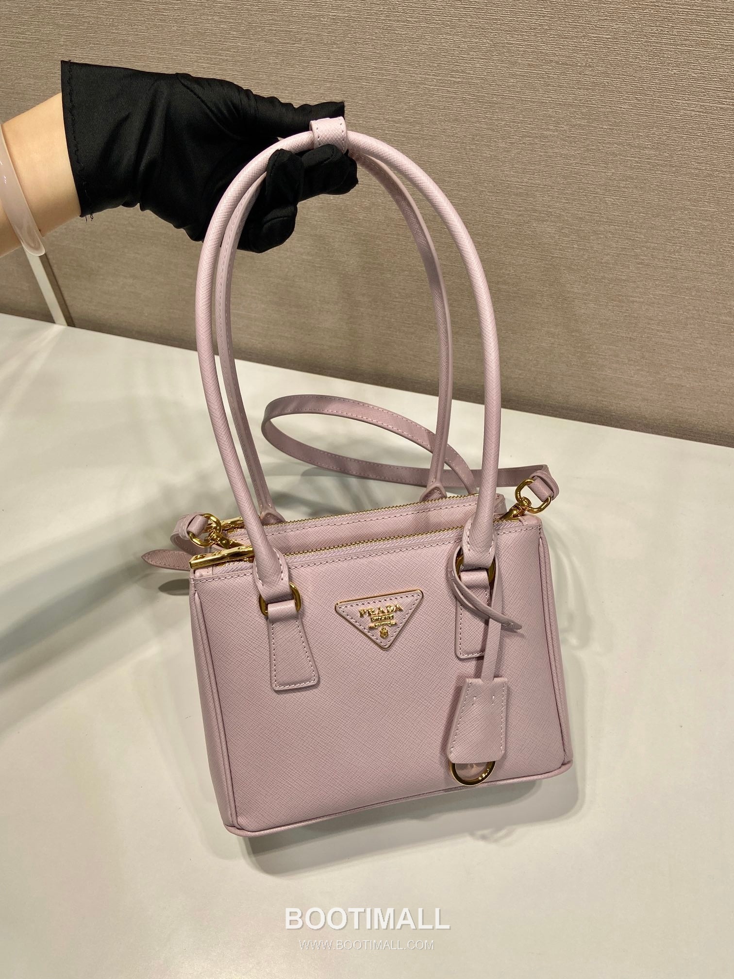 Prada Galleria Crossgrain Calfskin Top Handle Bag with Detachable Strap and Logo Detail 프라다 갈레리아 크로스그레인 카프스킨 탑핸들 스트랩 토트백 1BA906 20cm 2