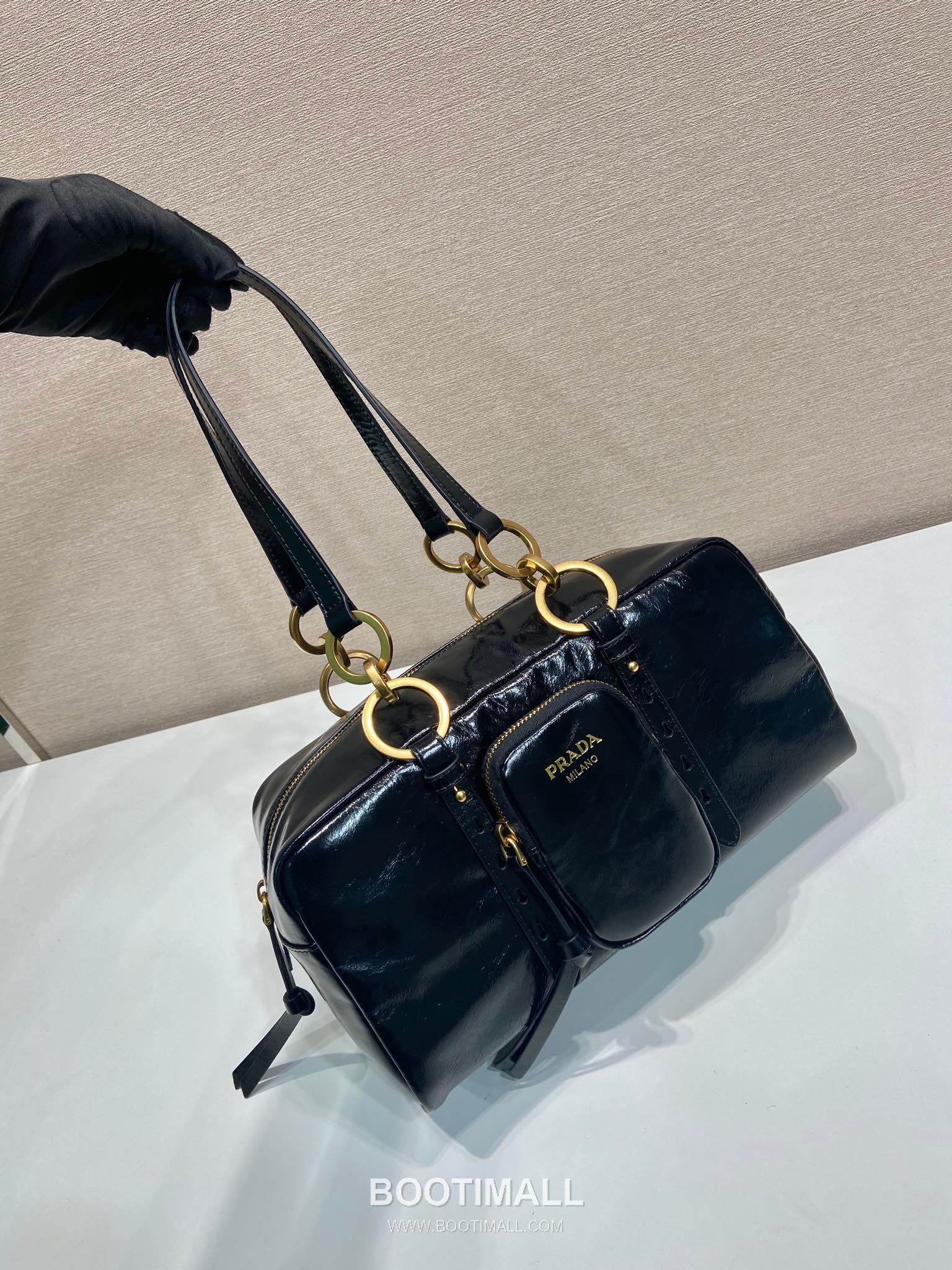 Prada Oiled Wax Calfskin Shoulder Bag with Vintage Metal Hardware and Zip Pocket Detail 프라다 오일왁스 카프스킨 빈티지메탈 지퍼포켓 숄더백 1BB138 30cm 2
