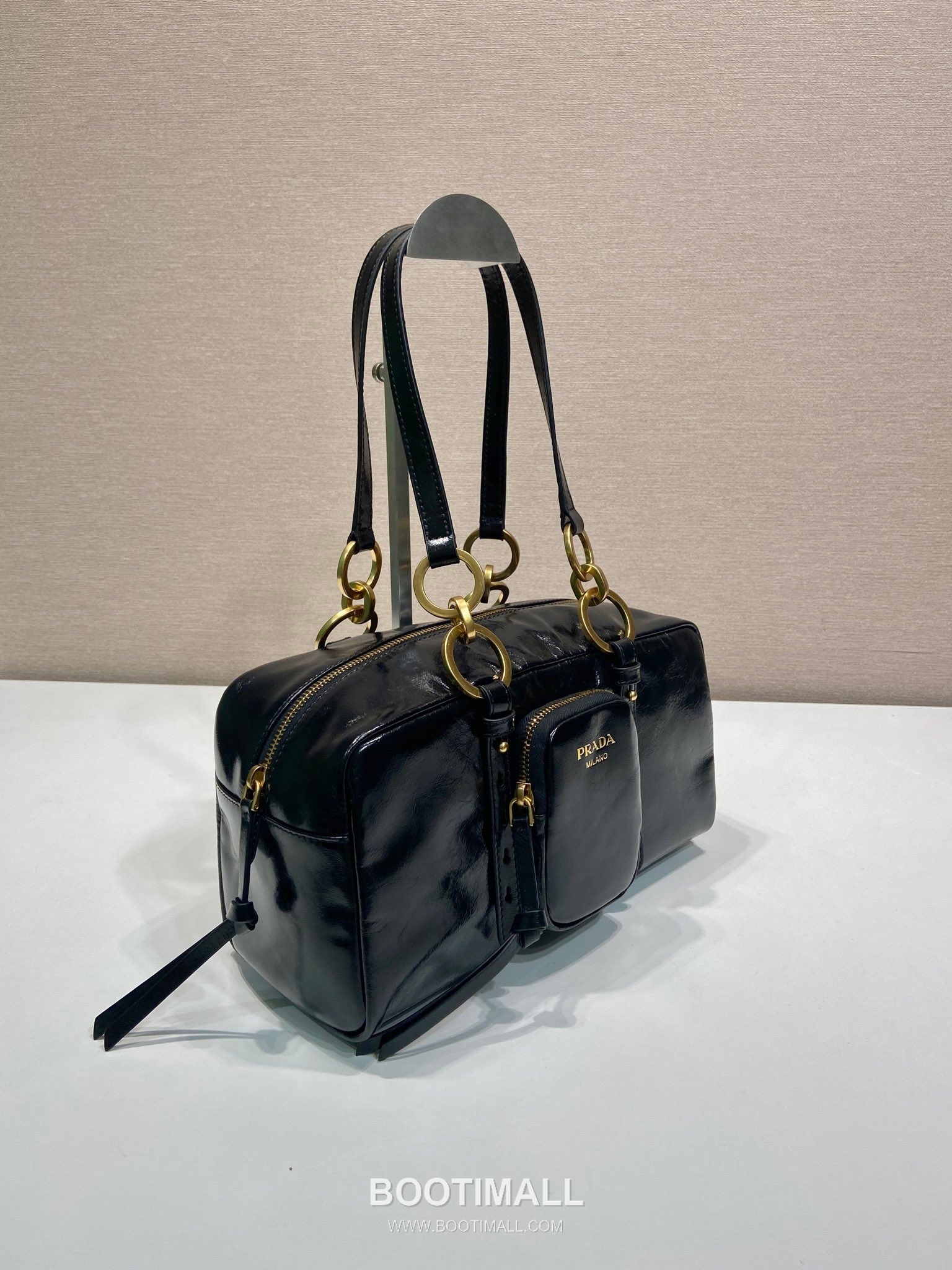 Prada Oiled Wax Calfskin Shoulder Bag with Vintage Metal Hardware and Zip Pocket Detail 프라다 오일왁스 카프스킨 빈티지메탈 지퍼포켓 숄더백 1BB138 30cm 3